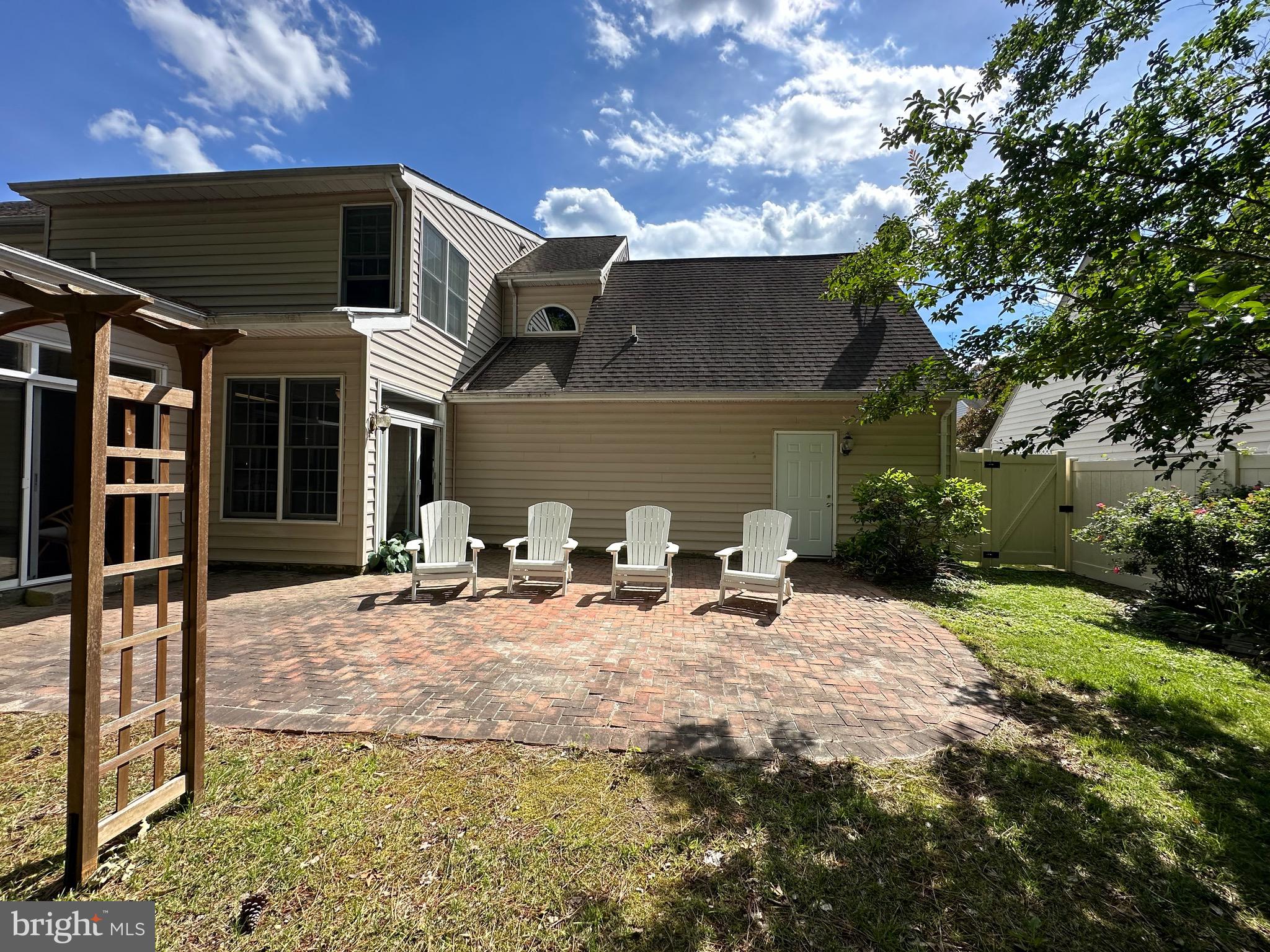 EASTON CLUB - Residential Lease