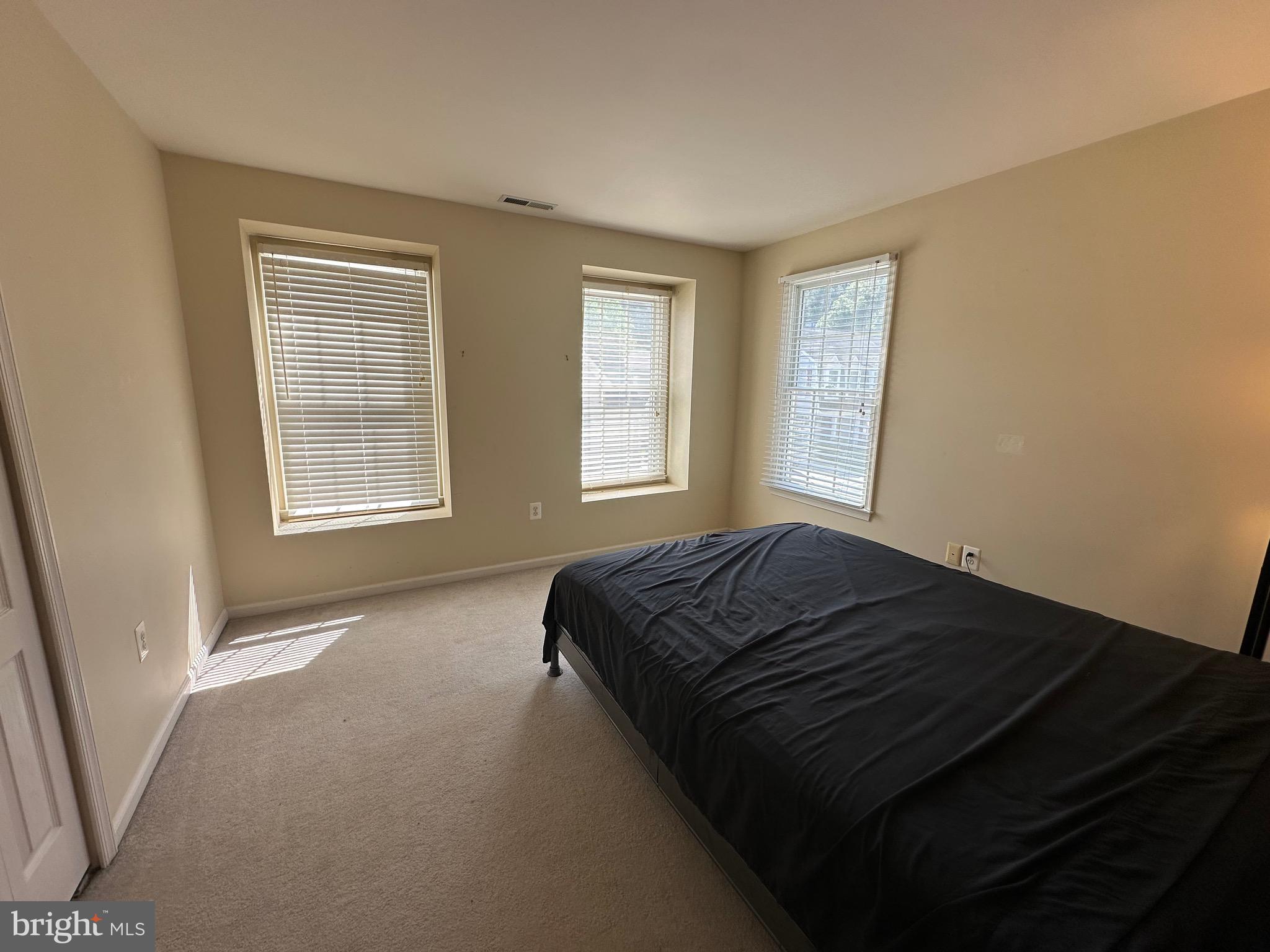 EASTON CLUB - Residential Lease