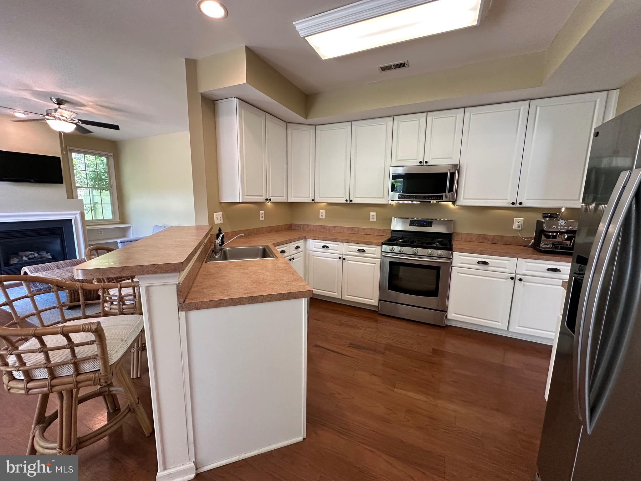 EASTON CLUB - Residential Lease