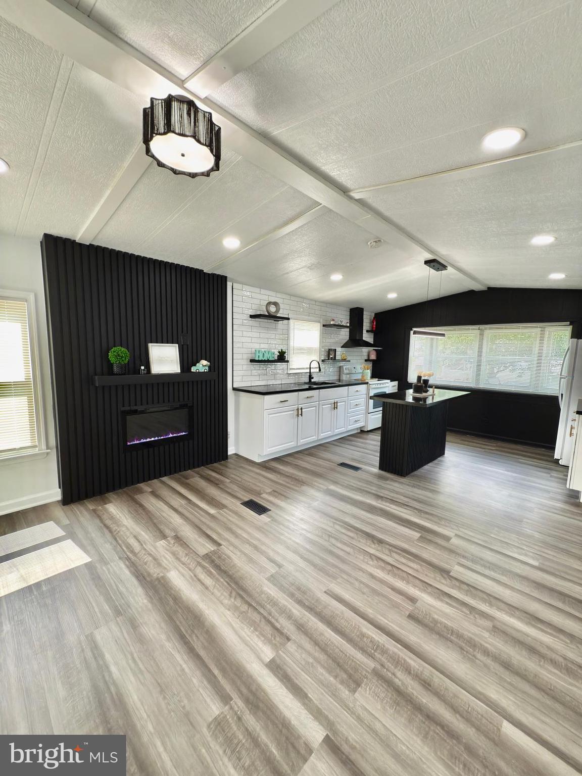 HARFORD VILLAGE - Residential