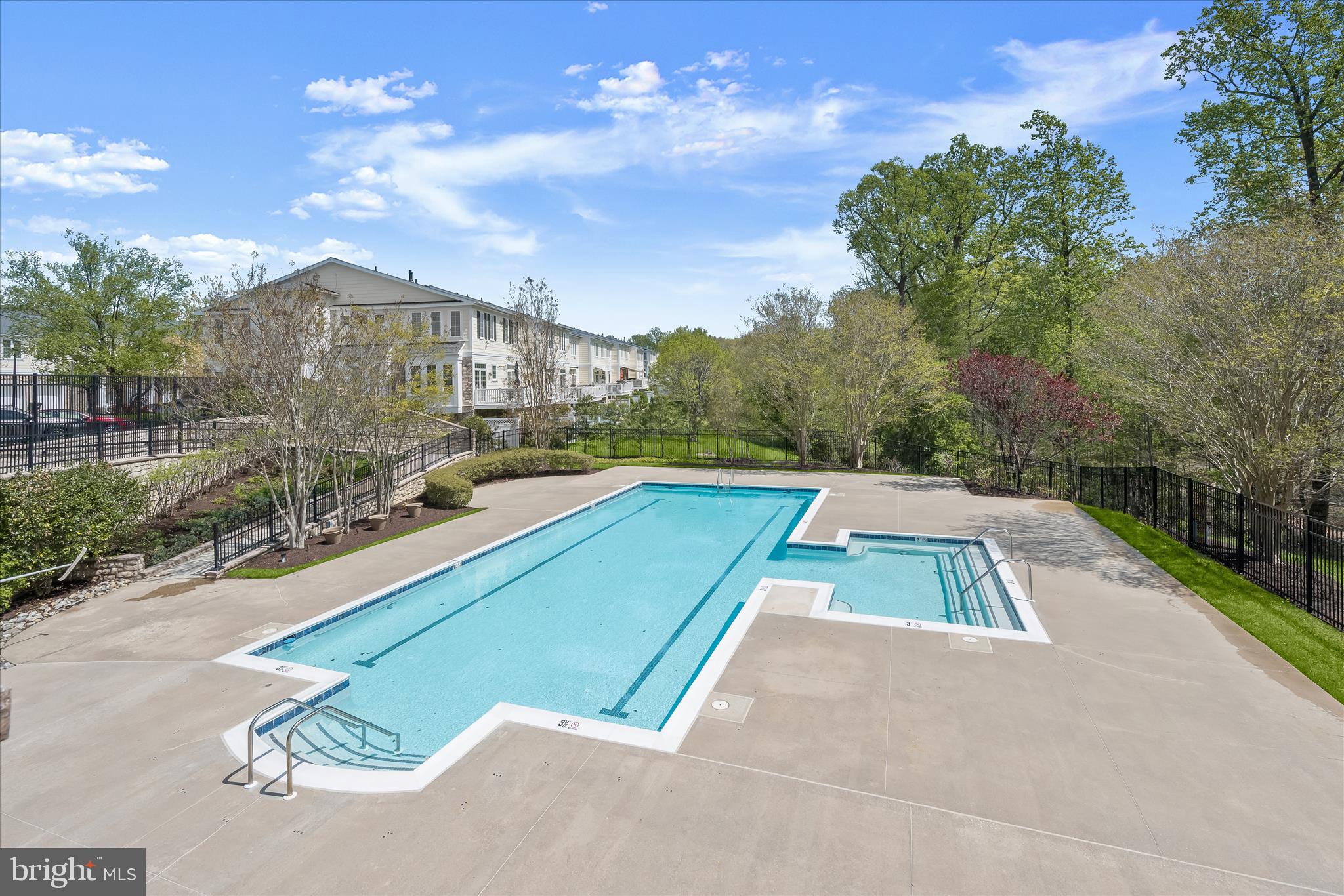 VILLAS AT SNOWDEN OVERLOOK - Residential