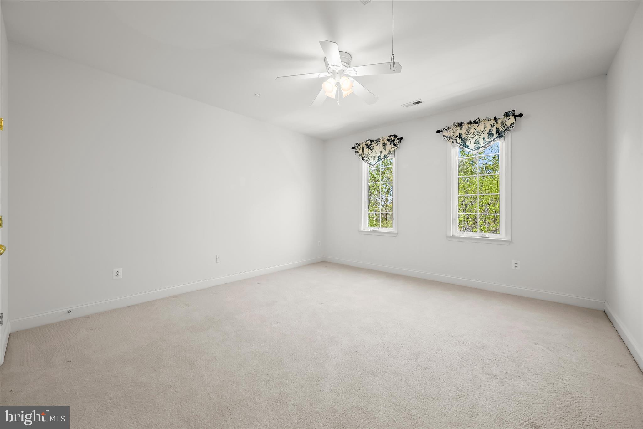 VILLAS AT SNOWDEN OVERLOOK - Residential