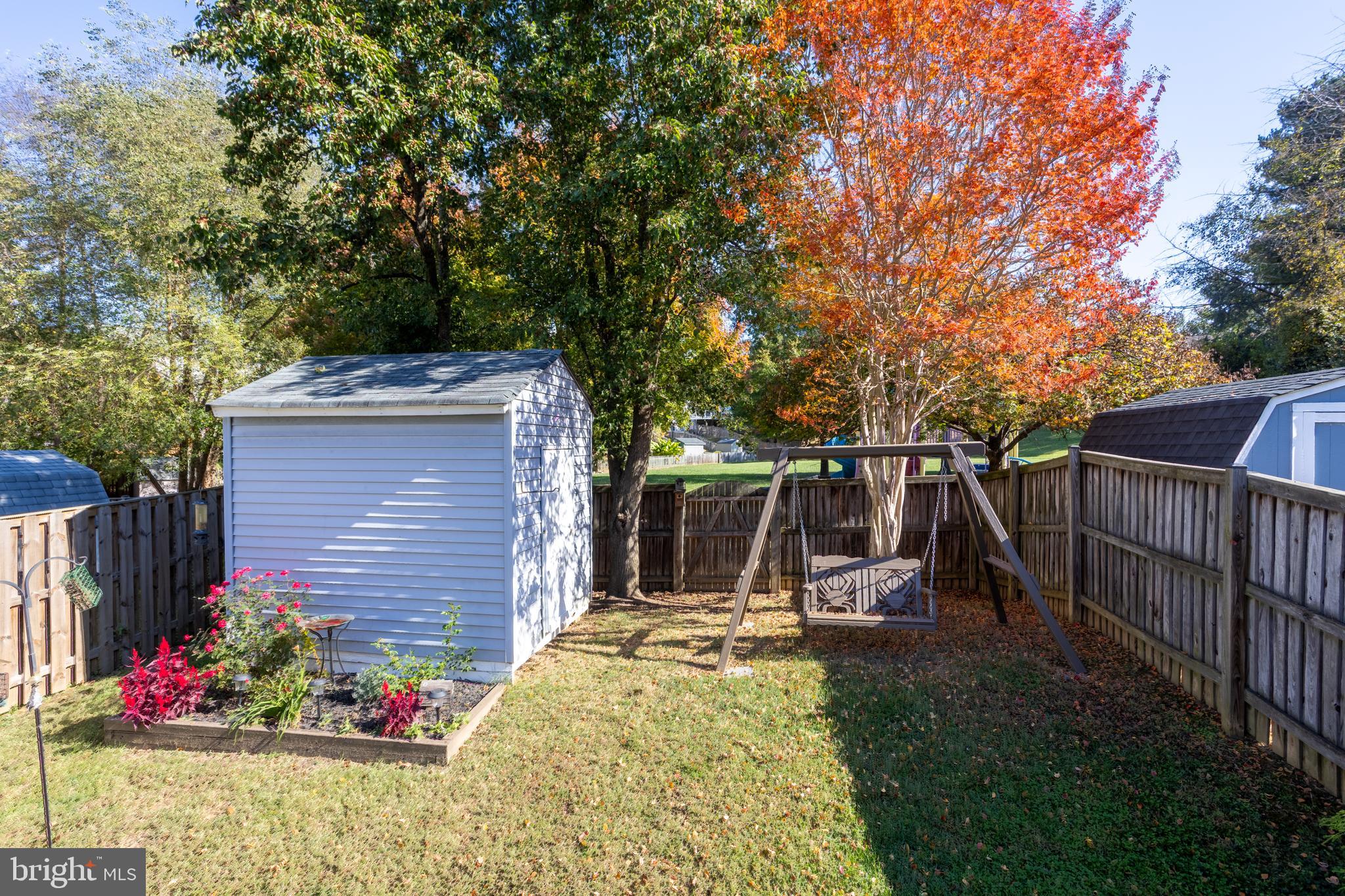 WHISPERING WOODS - Residential