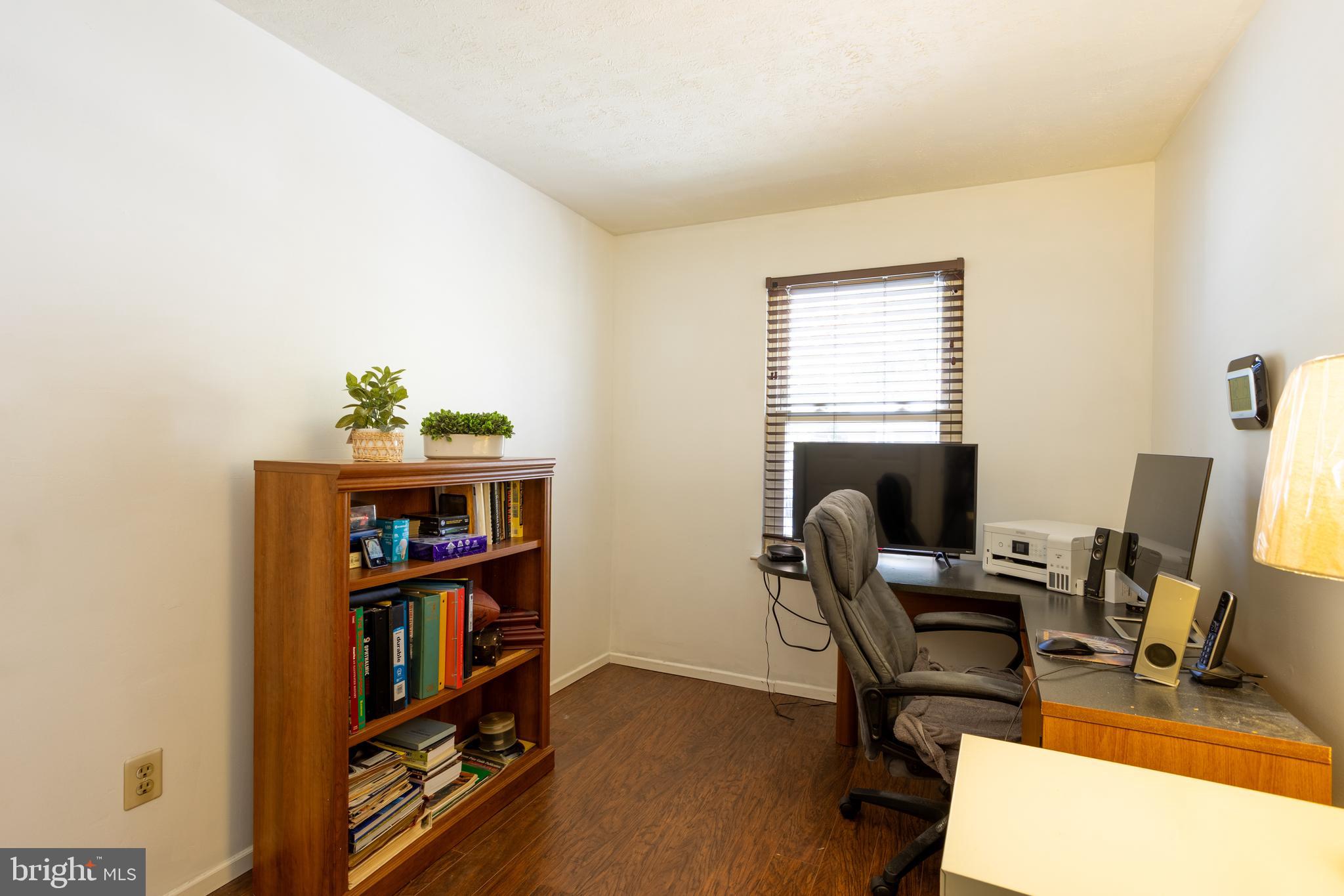 WHISPERING WOODS - Residential