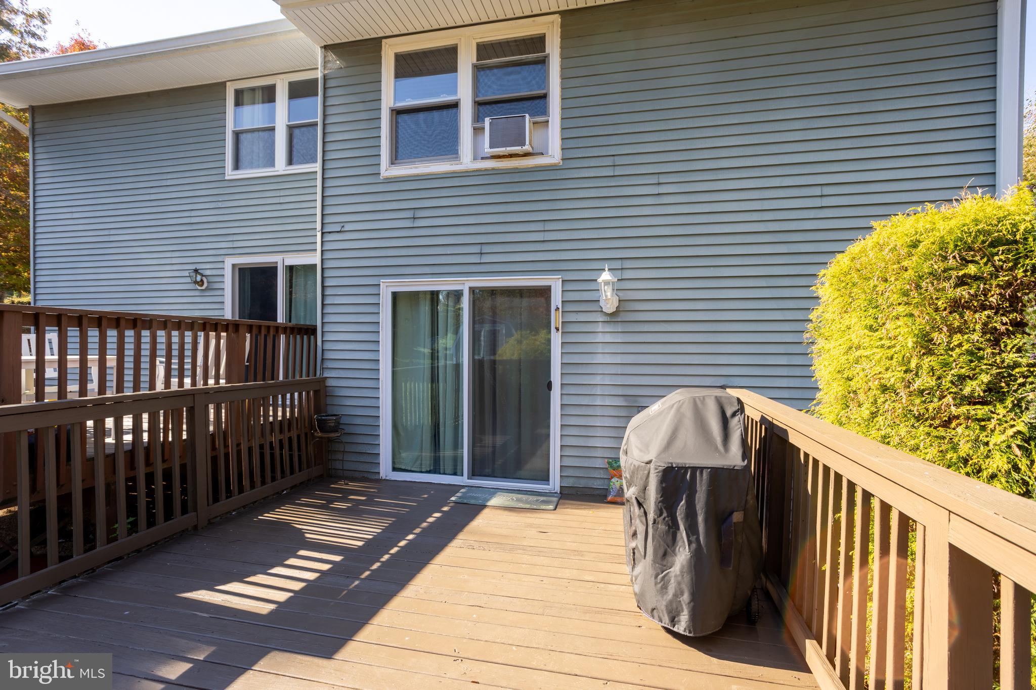 WHISPERING WOODS - Residential