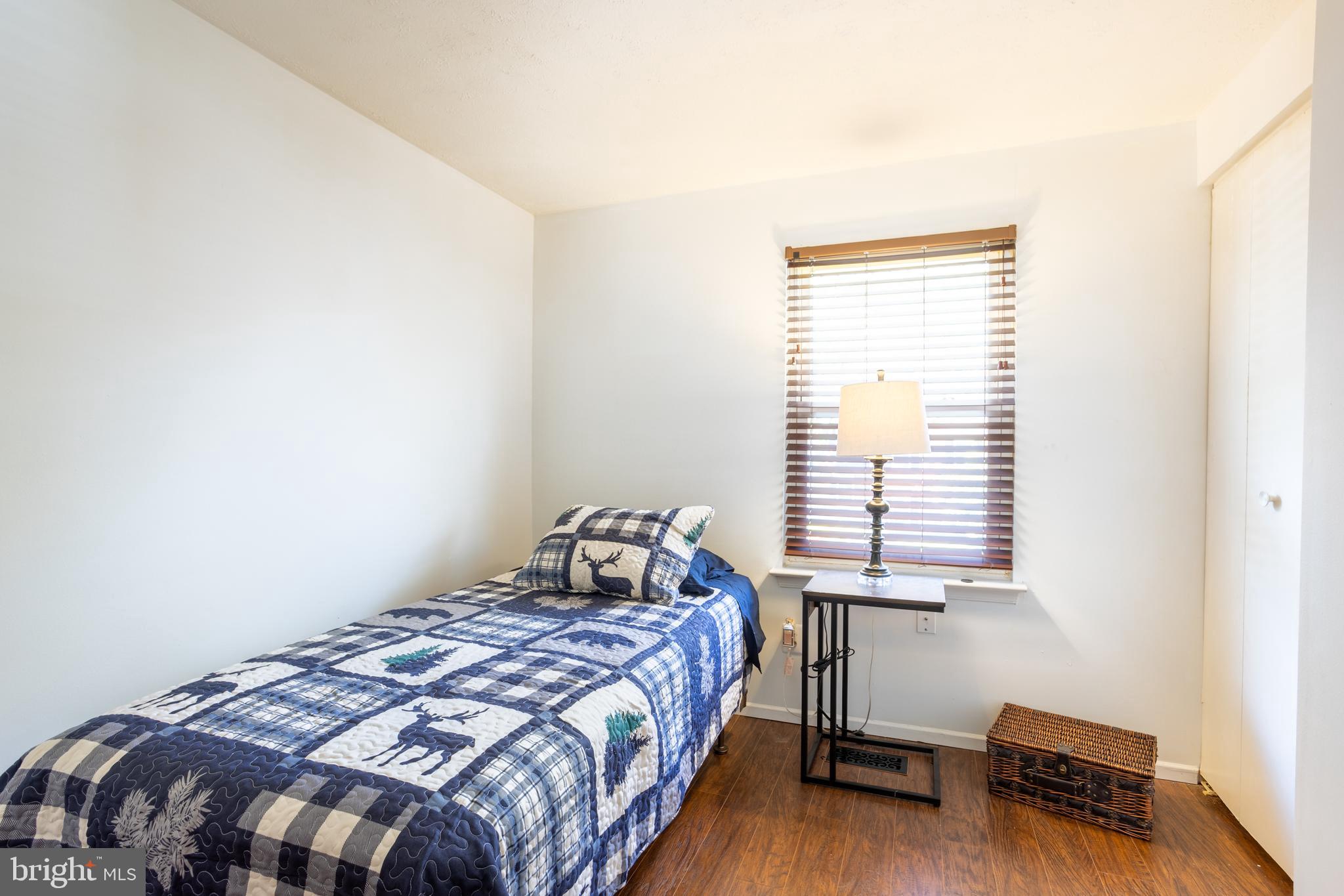 WHISPERING WOODS - Residential