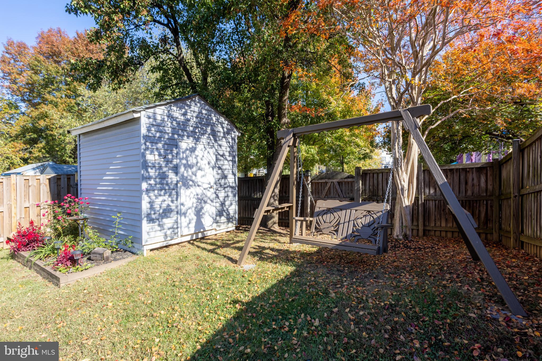 WHISPERING WOODS - Residential