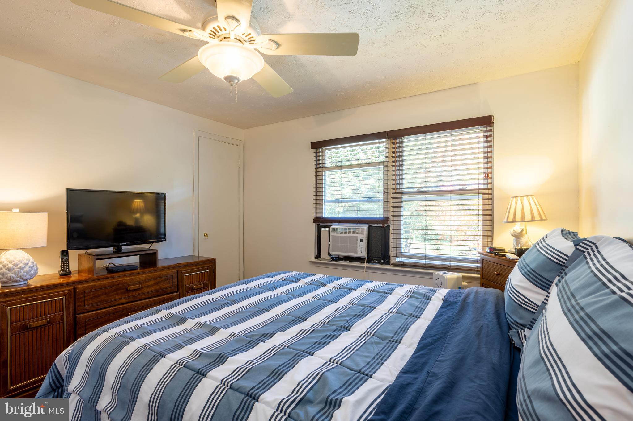 WHISPERING WOODS - Residential