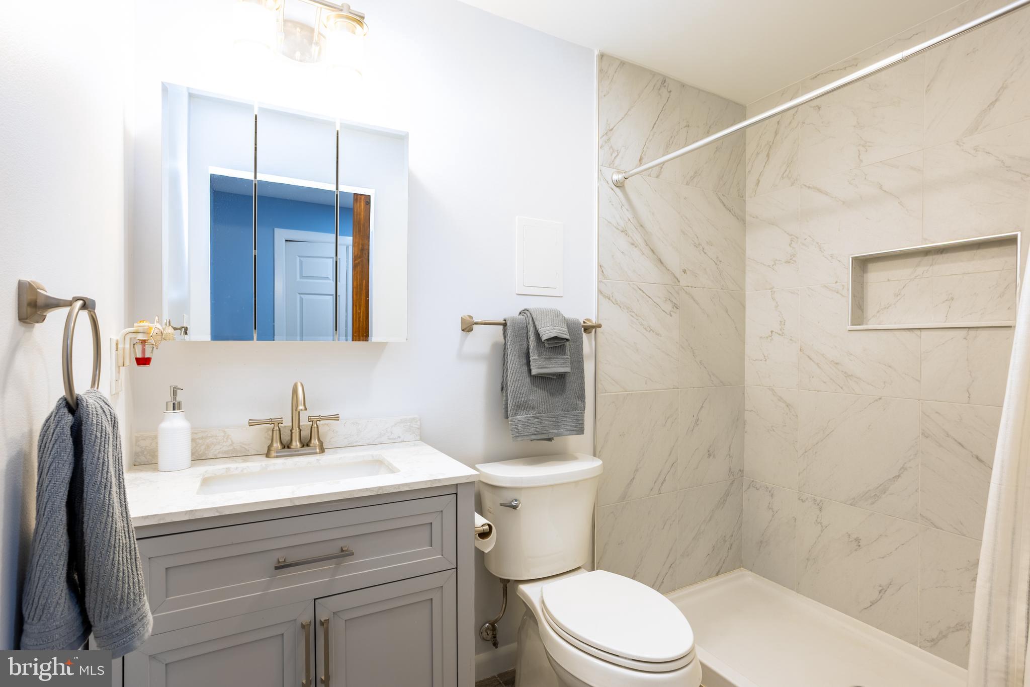 WHISPERING WOODS - Residential