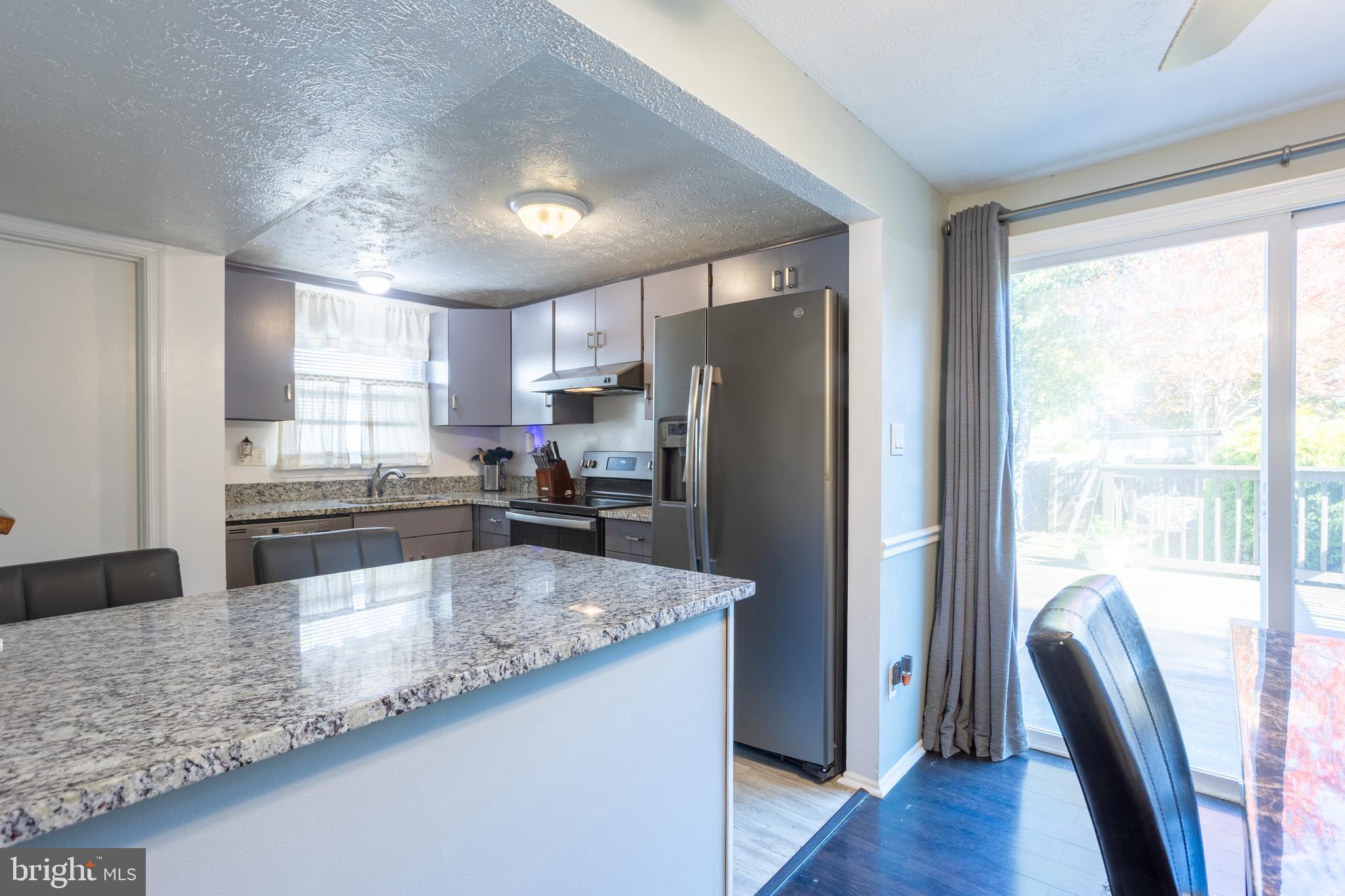 WHISPERING WOODS - Residential