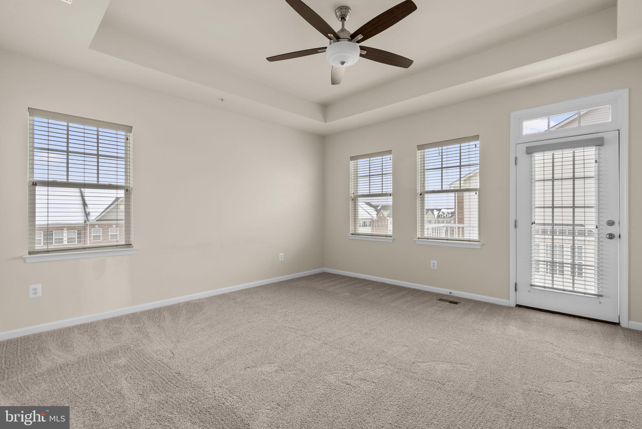 OXFORD SQUARE - Residential