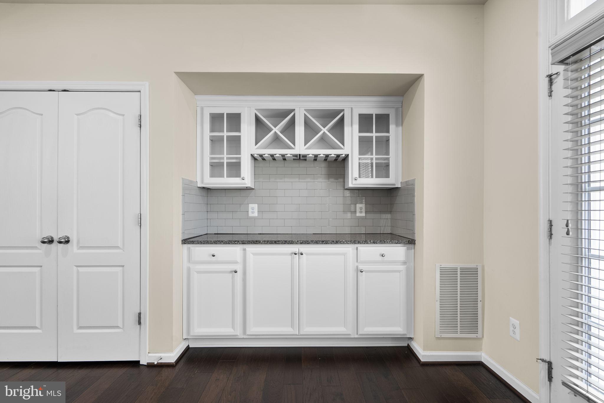 OXFORD SQUARE - Residential