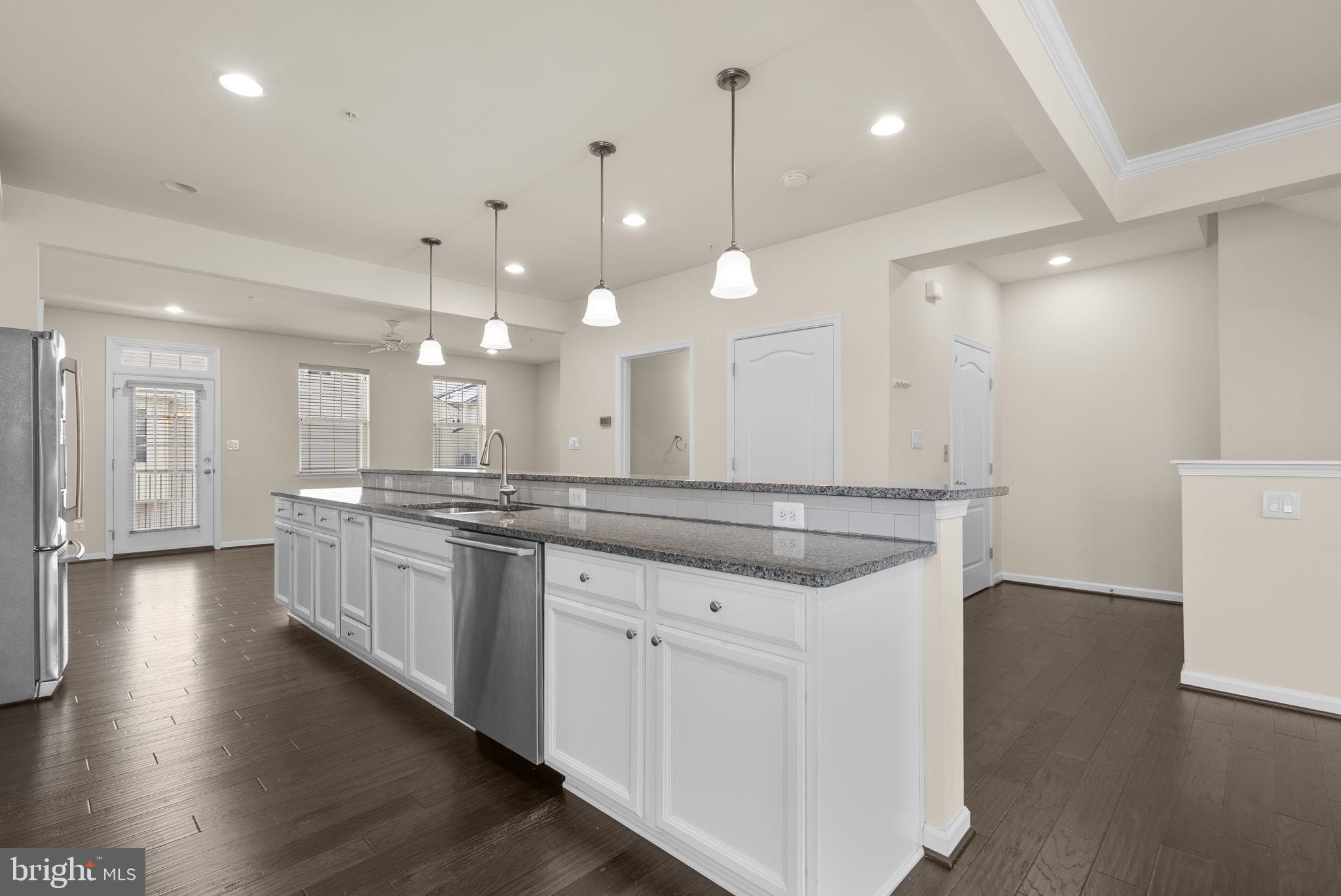 OXFORD SQUARE - Residential