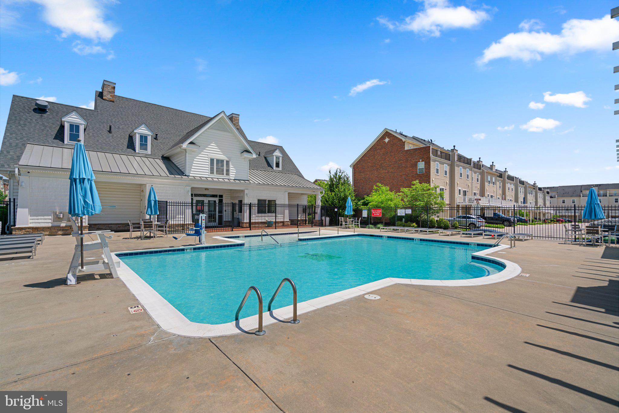 OXFORD SQUARE - Residential