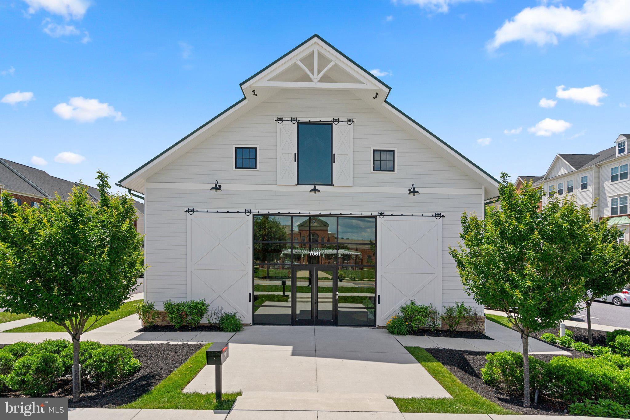 OXFORD SQUARE - Residential