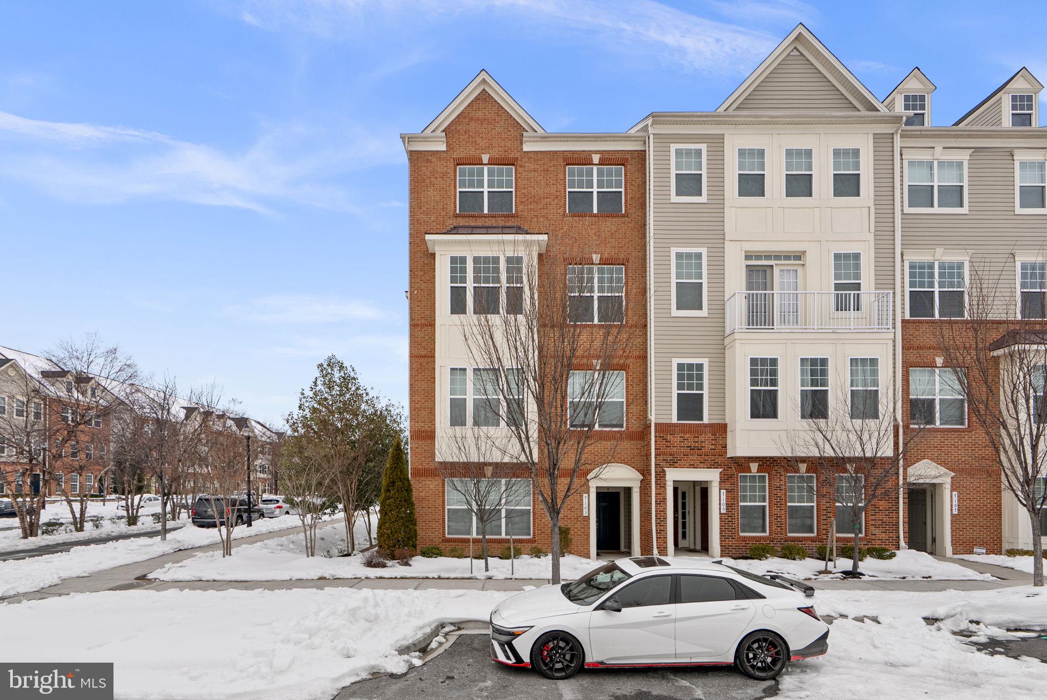 OXFORD SQUARE - Residential