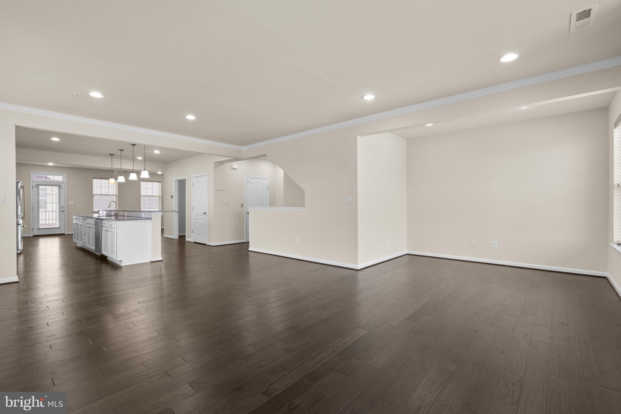 OXFORD SQUARE - Residential