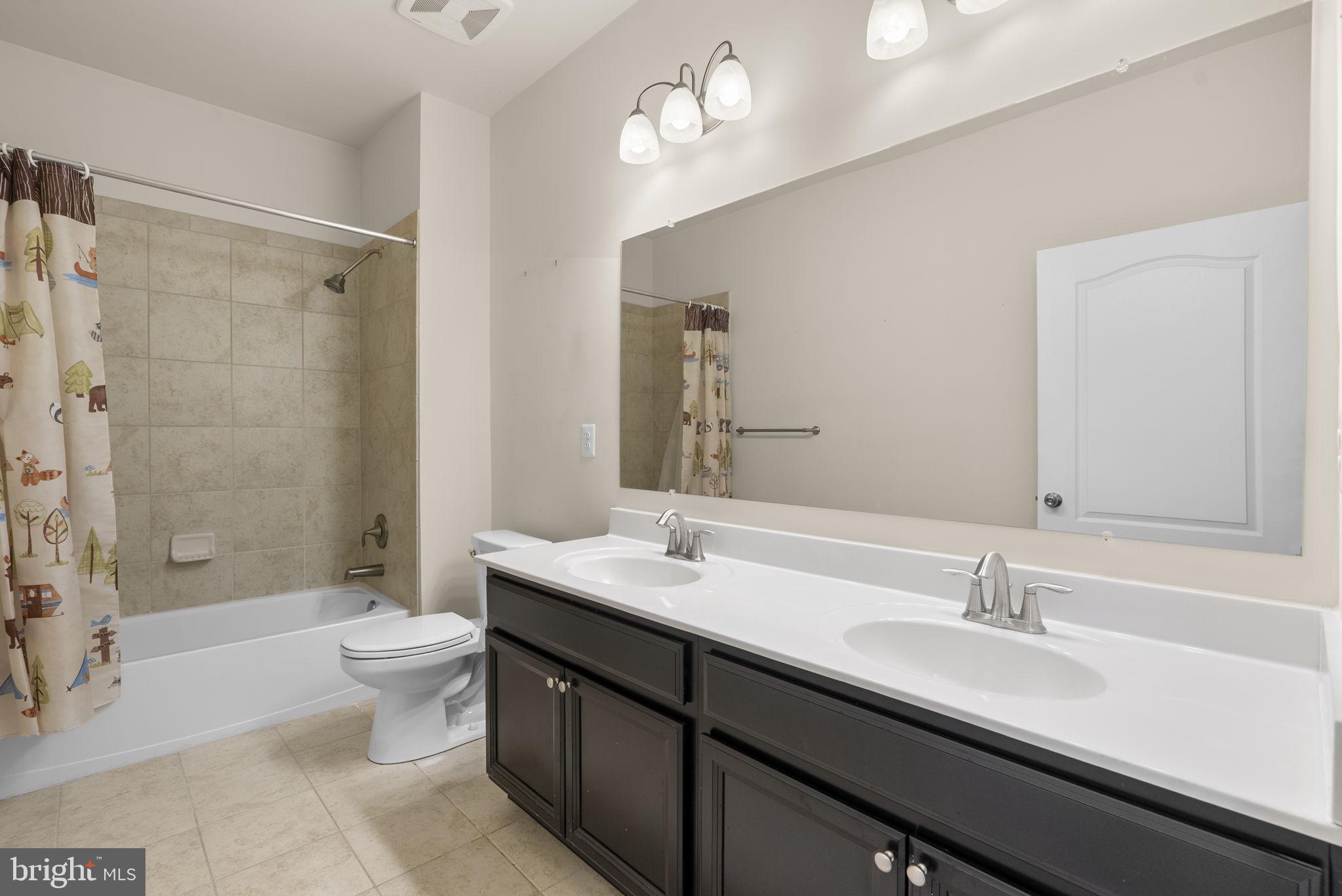 OXFORD SQUARE - Residential