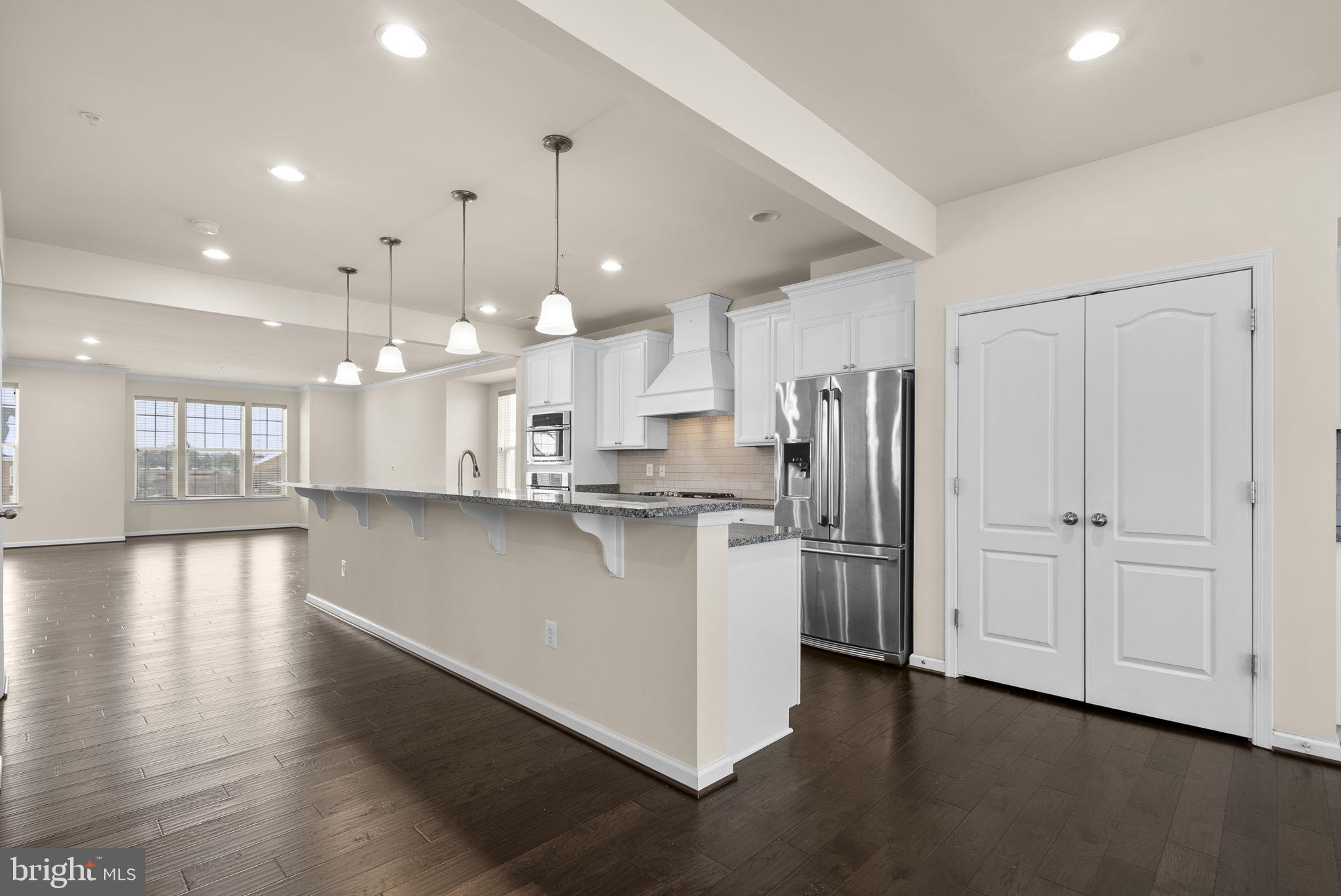 OXFORD SQUARE - Residential