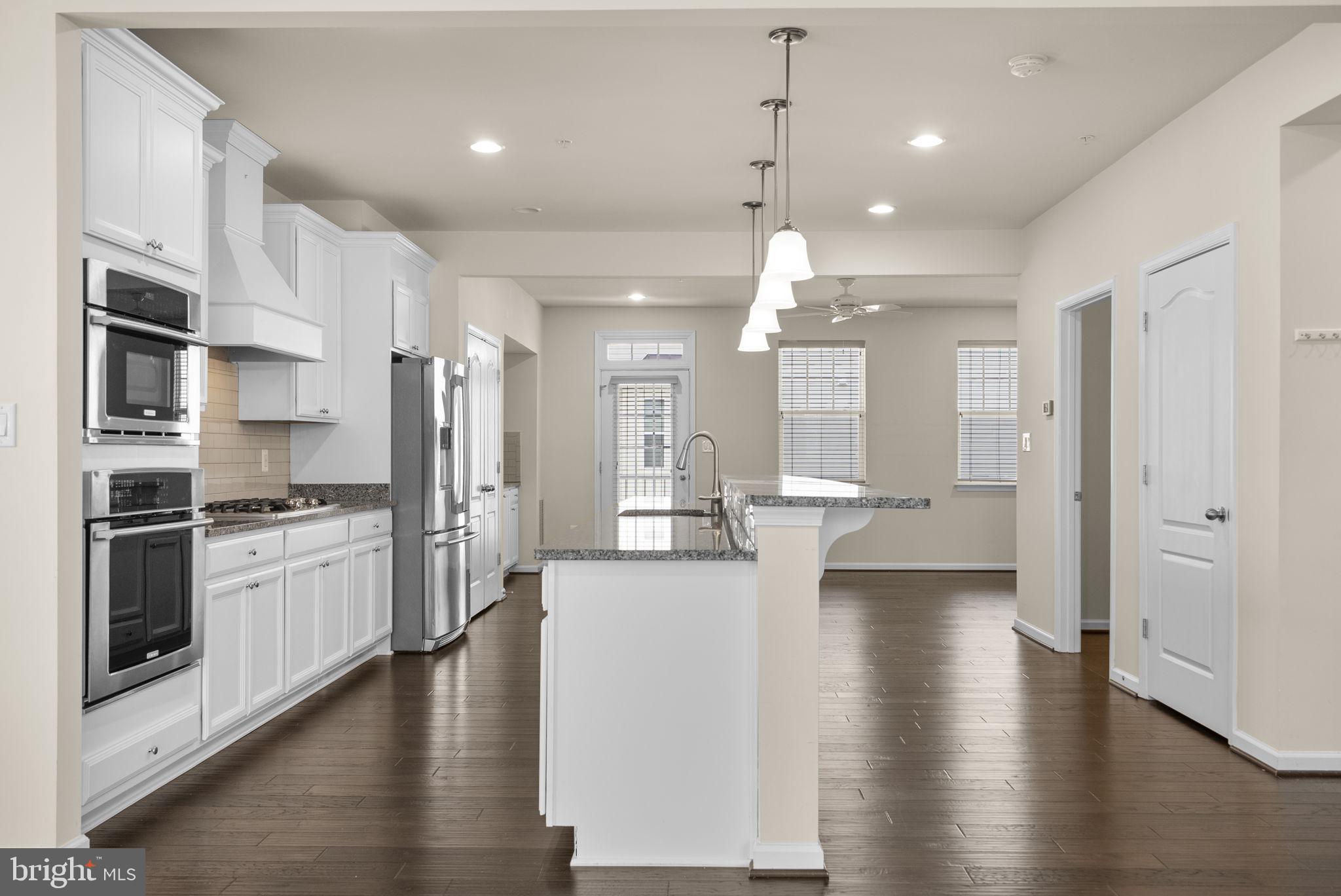 OXFORD SQUARE - Residential