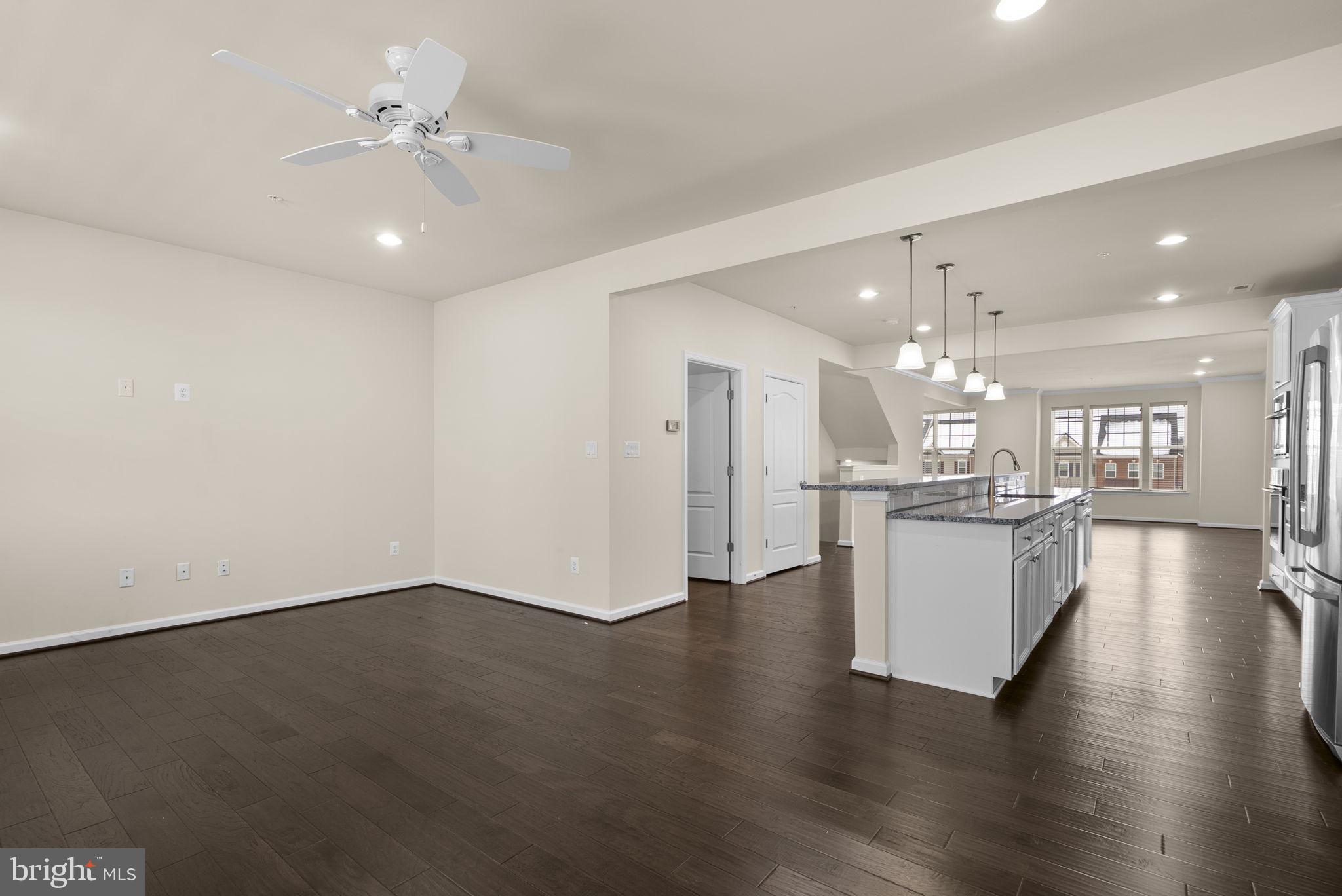 OXFORD SQUARE - Residential