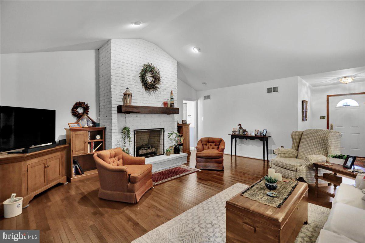 WILSHIRE MEADOWS - Residential