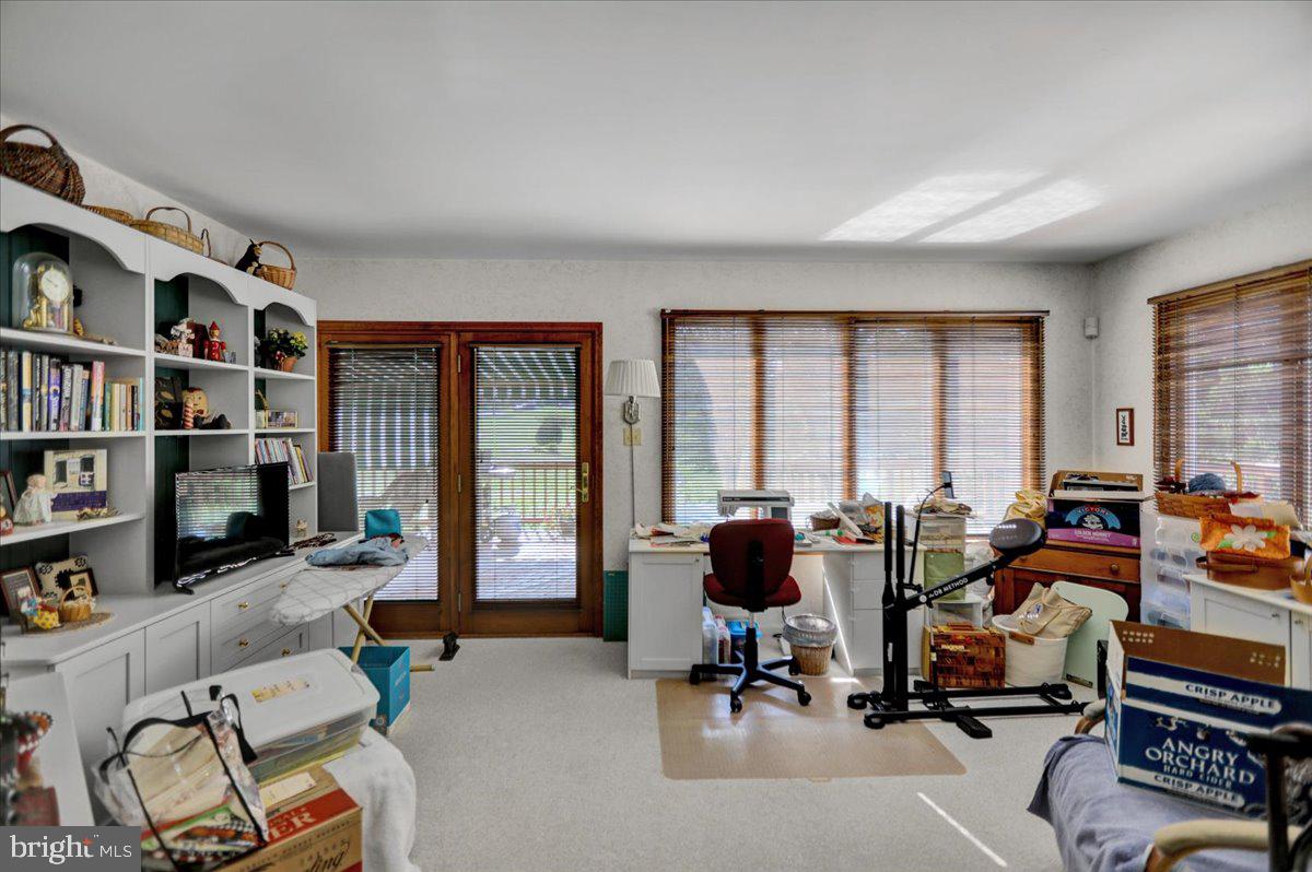 WILSHIRE MEADOWS - Residential