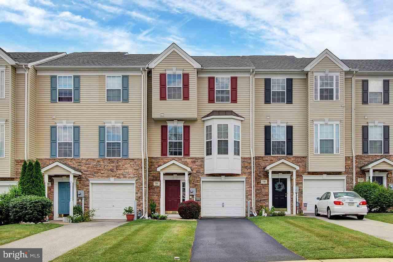 Lovely 3BR 2-1/2Bath Townhome in a Convenient Location! This home has been Lovingly Maintained some features include Hardwood Floors in Living Room and Foyer, Family Room on 1st Floor, Master Bedroom has Vaulted Ceilings and Full Master Bath. All appliances convey, Neutral Colors Throughout - Deck off of Kitchen is perfect for Entertaining! Truly a Must See!