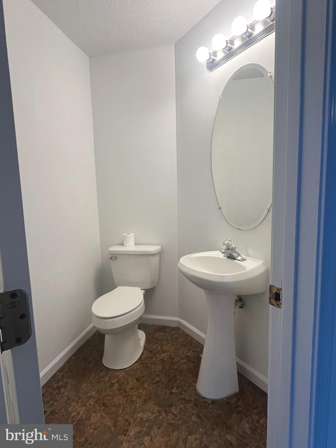 SOUTH QUEEN TOWNHOUSES - Residential