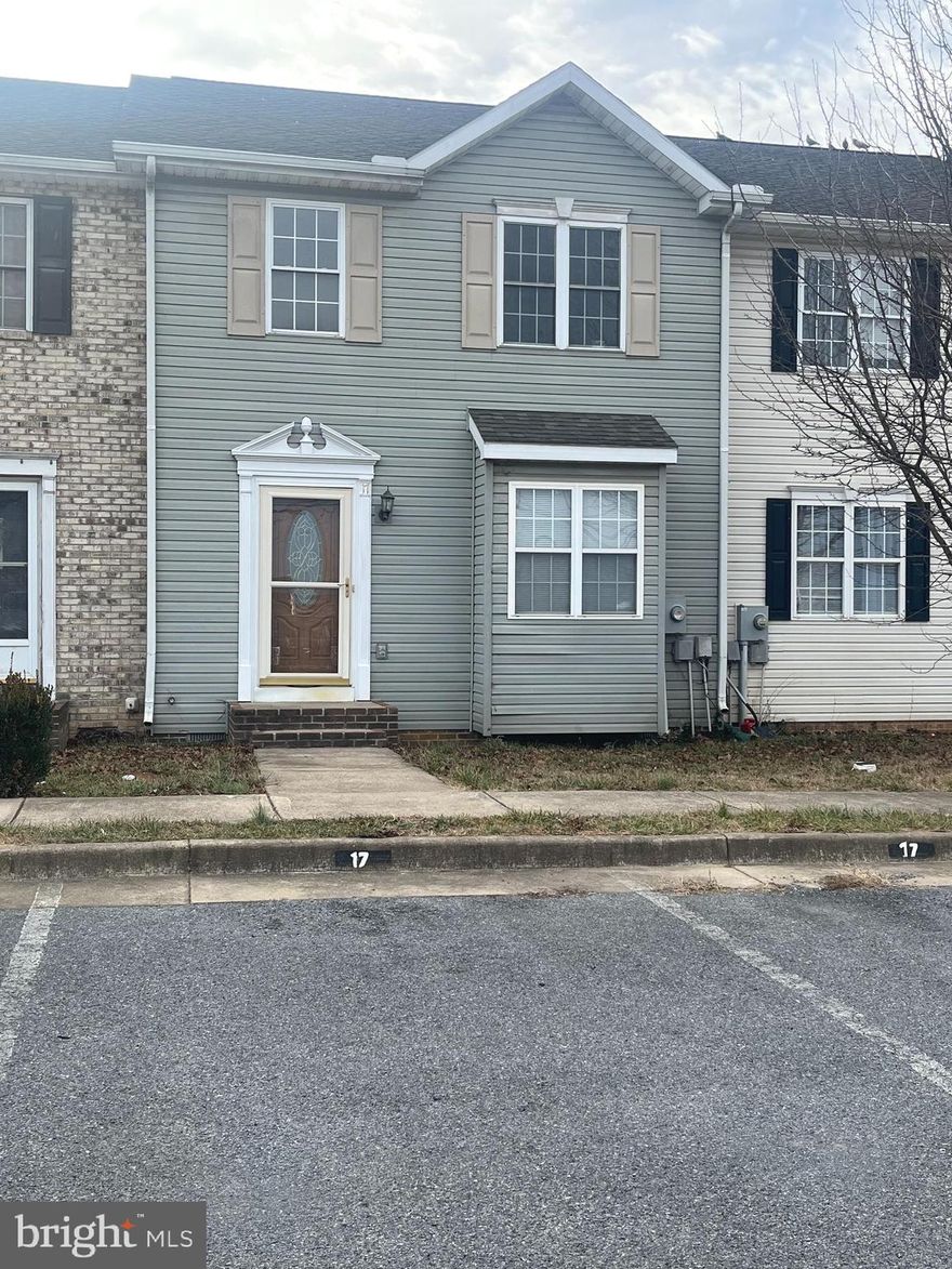 Well-maintained 3-bedroom, 2.5-bath townhome with freshly painted interior, brand-new water heater, and new stove. Spacious primary suite includes a large walk-in closet. This home is move-in ready and competitively priced — an excellent opportunity for homeowners or investors alike.