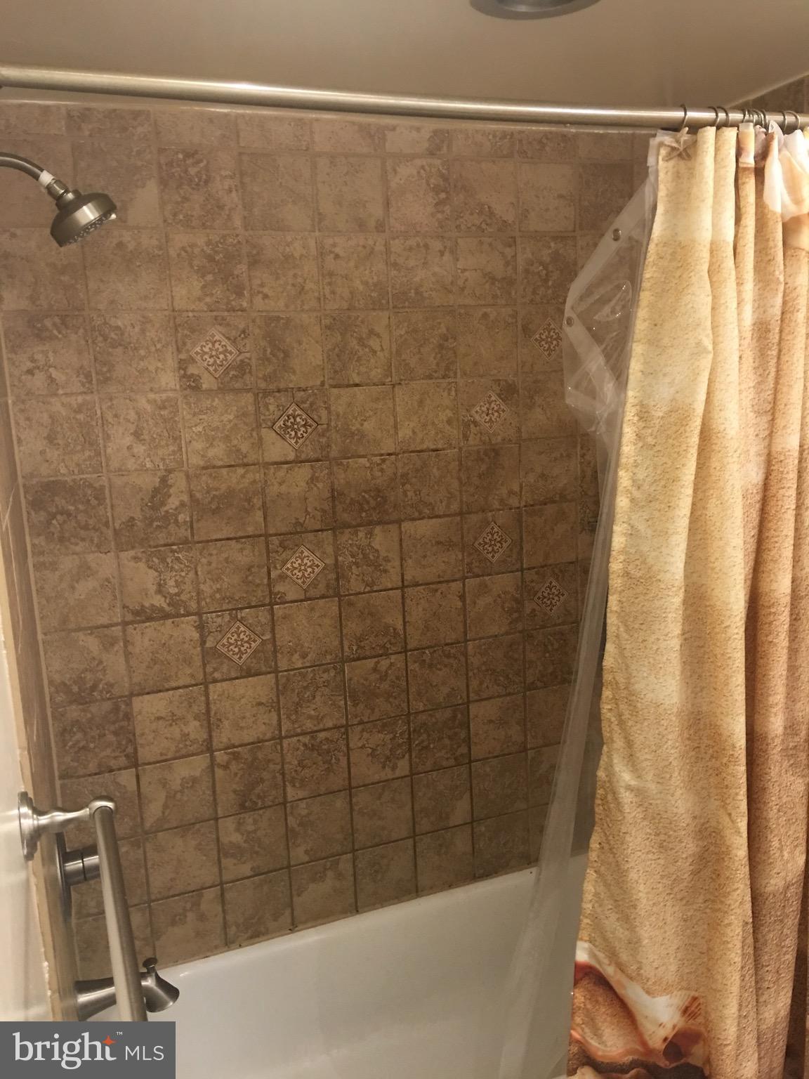 WOODBURN VILLAGE - Residential Lease