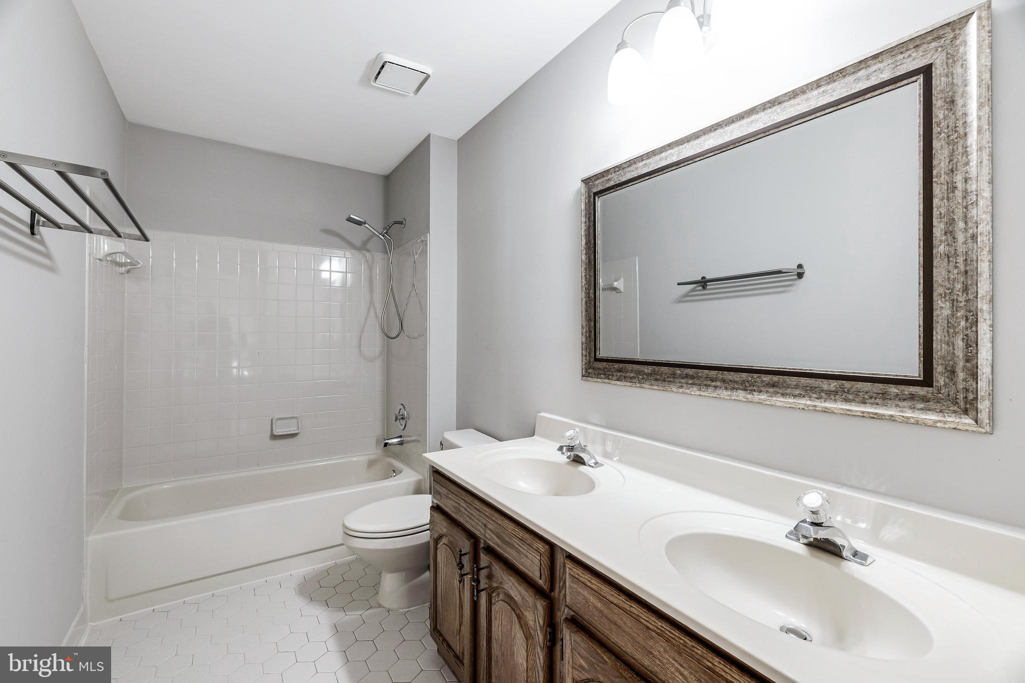 WELLINGTON/CLOVERHILL - Residential