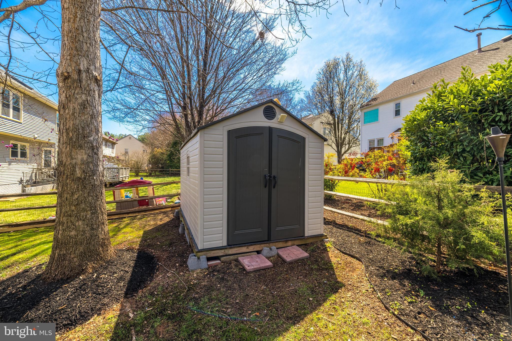 WELLINGTON/CLOVERHILL - Residential