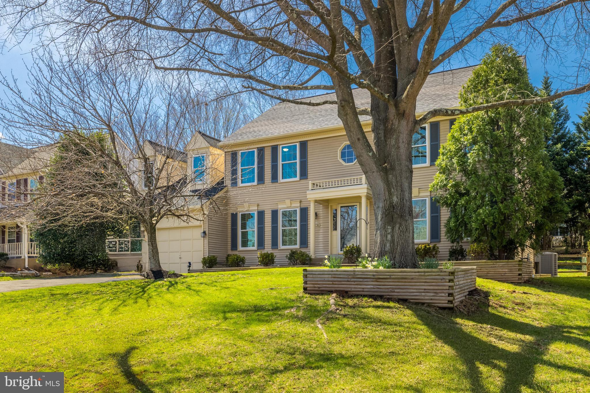 WELLINGTON/CLOVERHILL - Residential