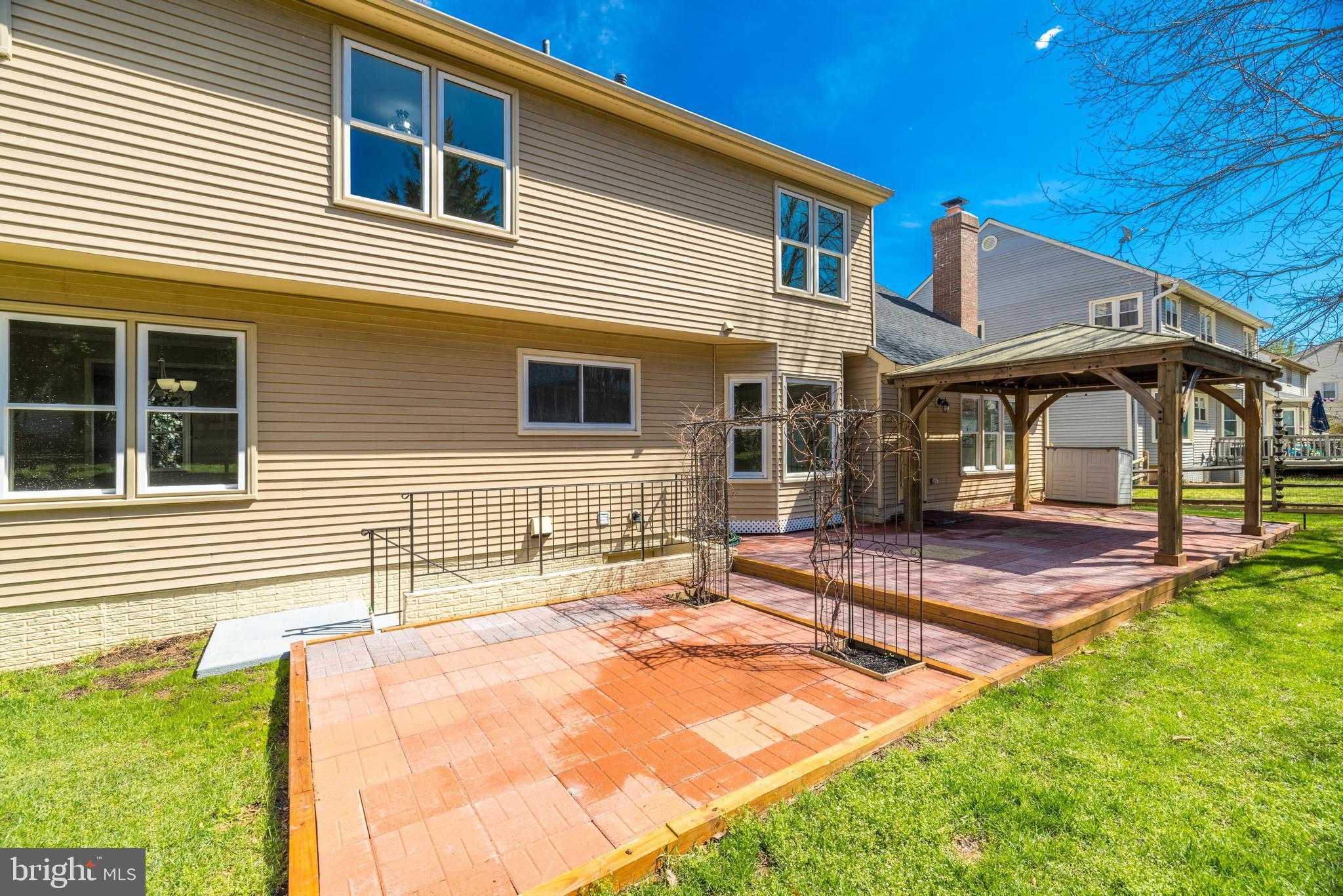 WELLINGTON/CLOVERHILL - Residential