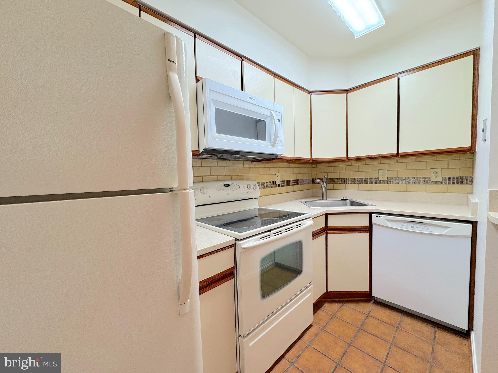 1020 N STAFFORD STREET N 306