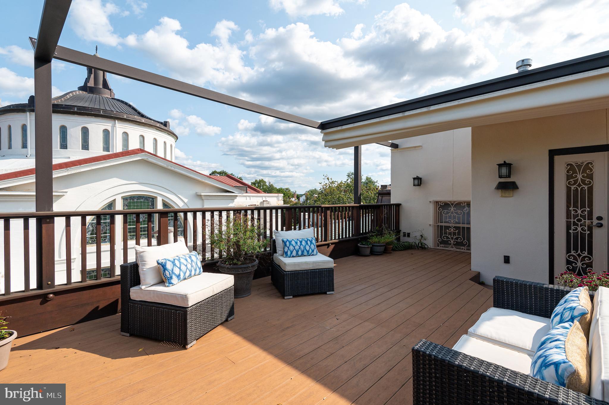CAPITOL HILL - Residential