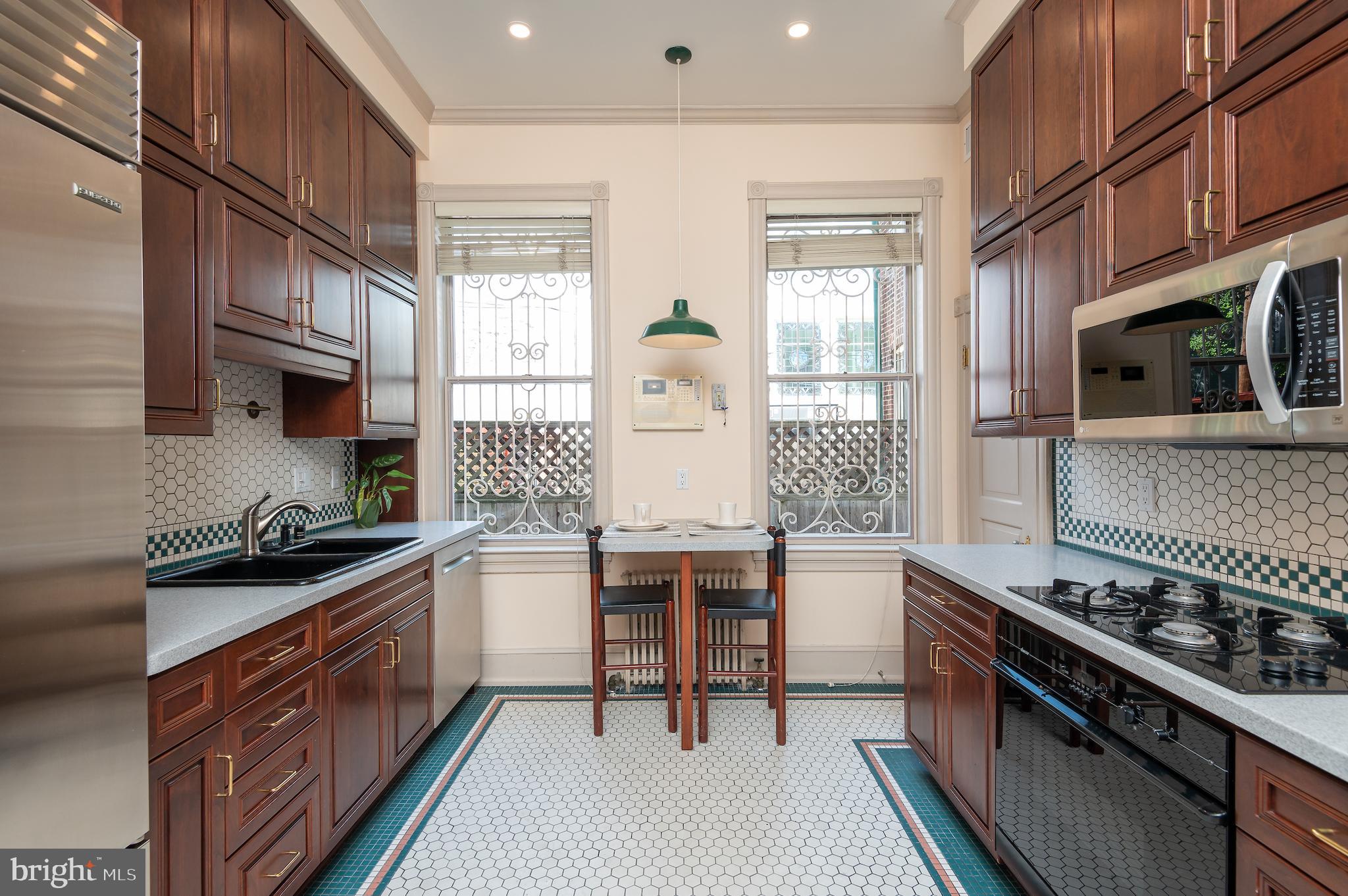 CAPITOL HILL - Residential