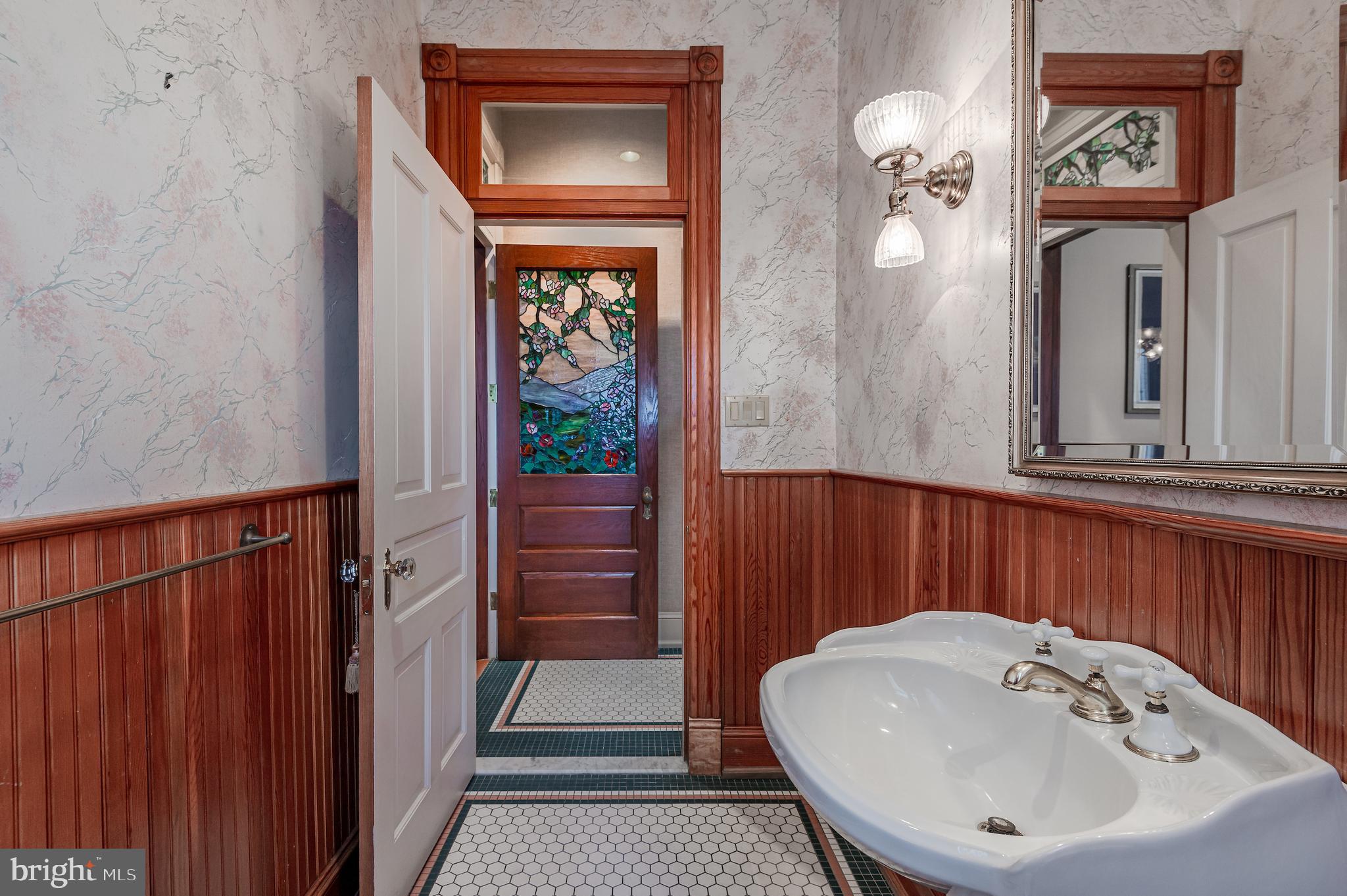 CAPITOL HILL - Residential