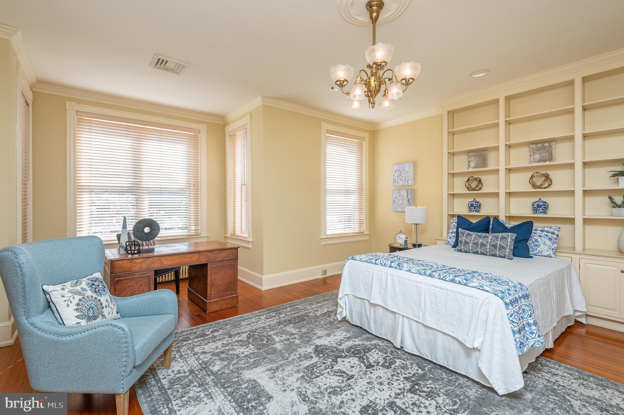 CAPITOL HILL - Residential