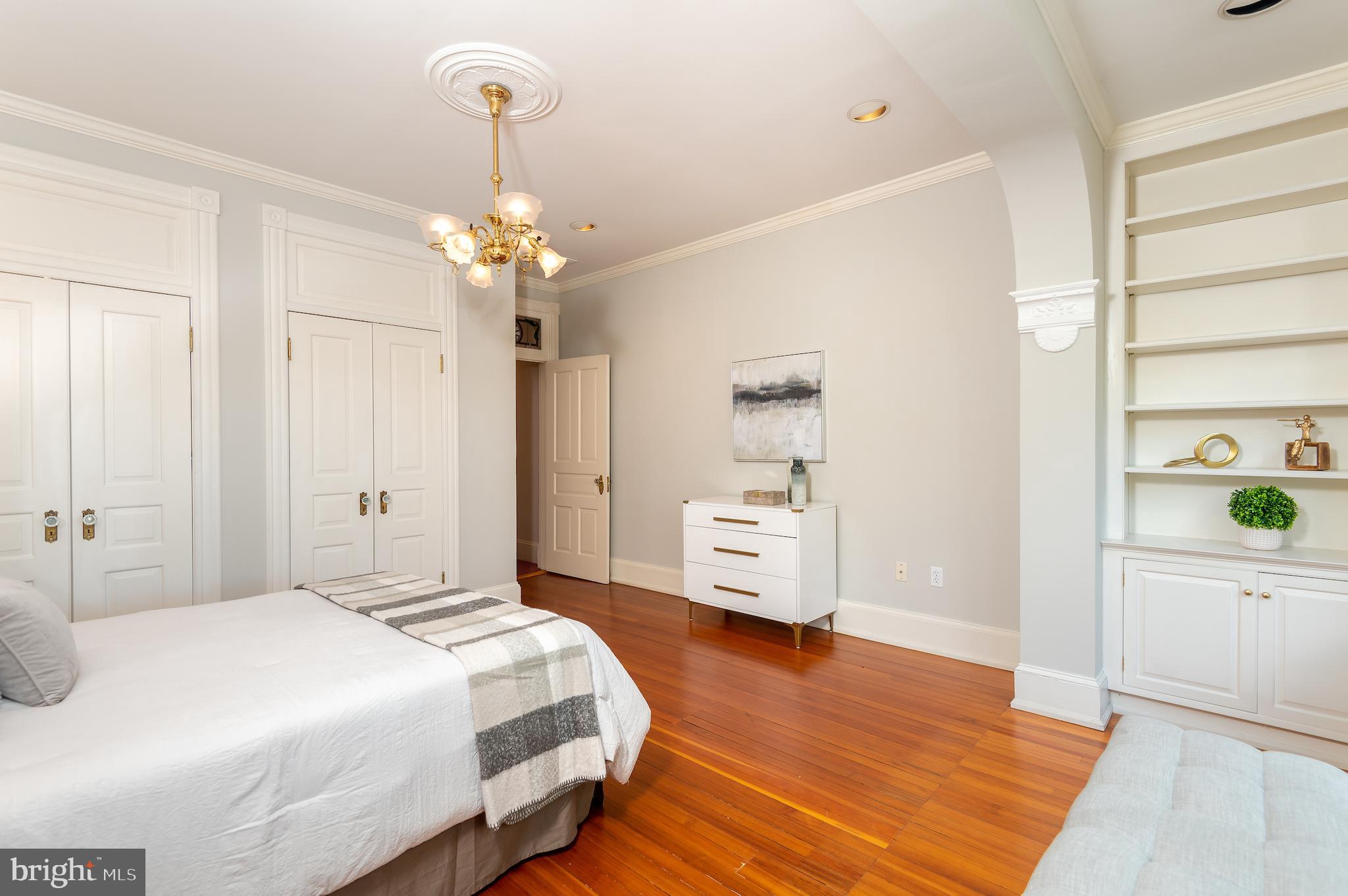 CAPITOL HILL - Residential