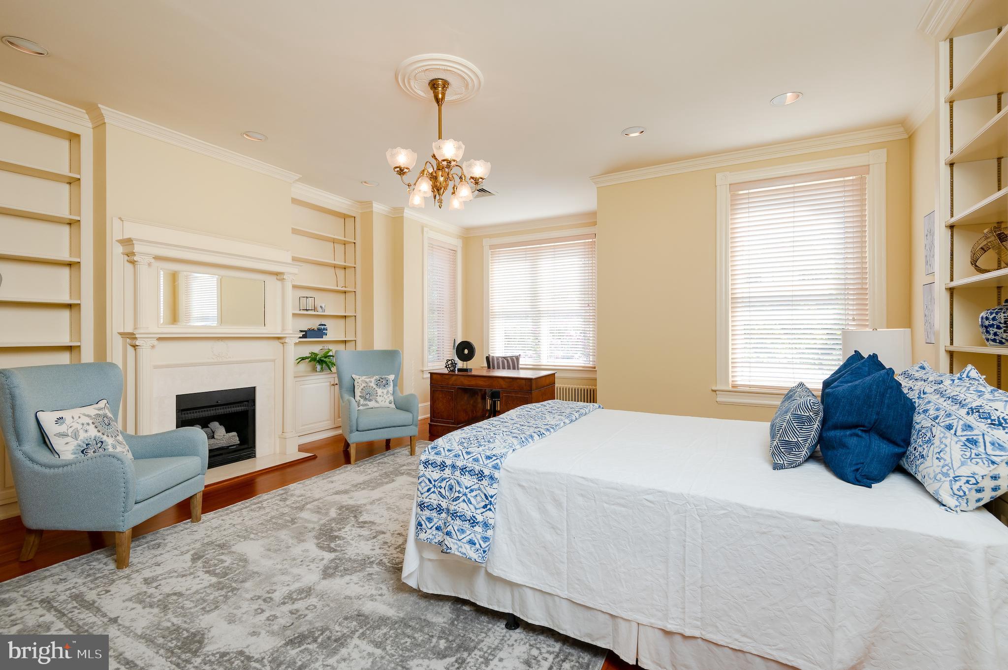 CAPITOL HILL - Residential