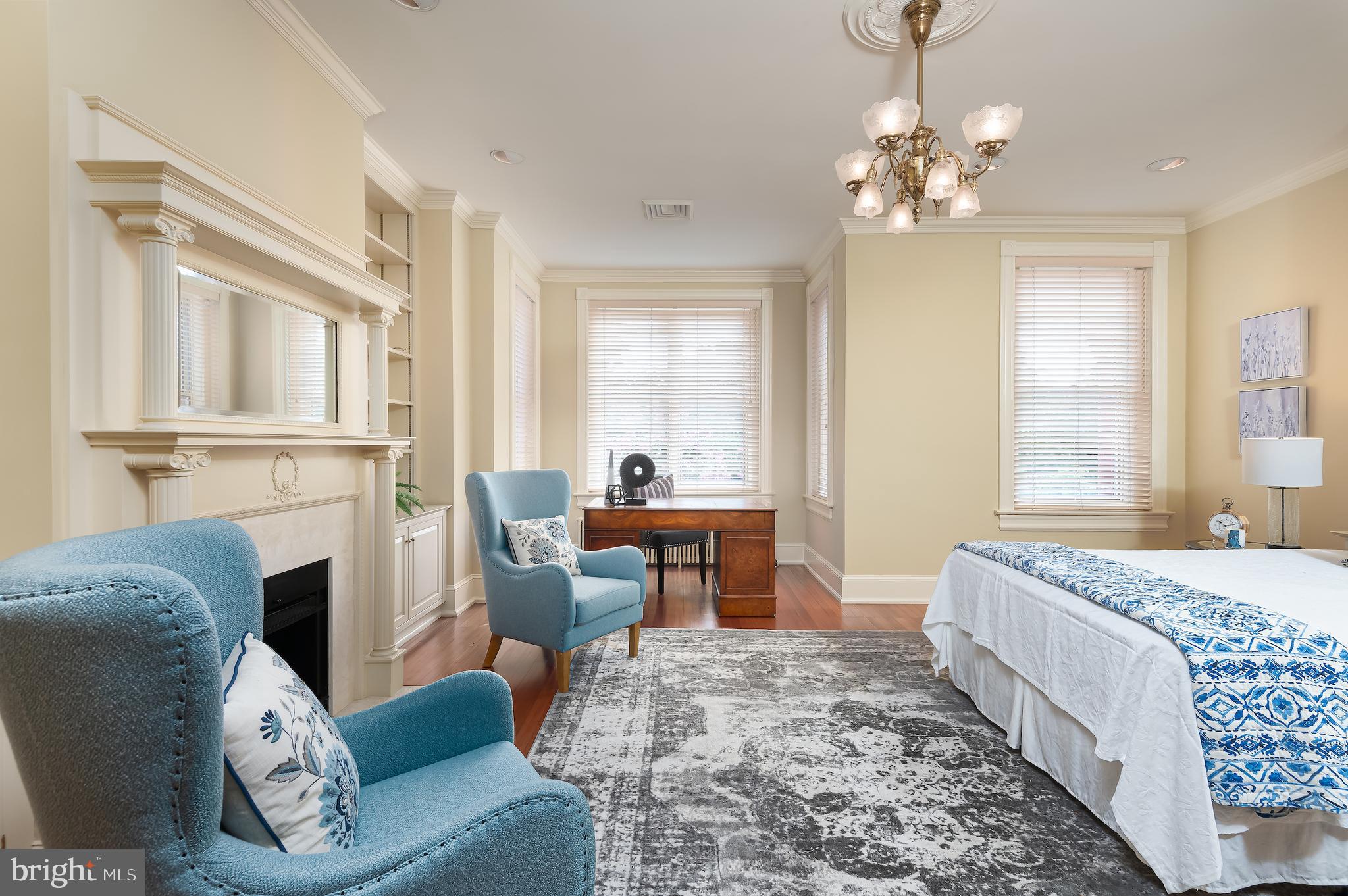 CAPITOL HILL - Residential