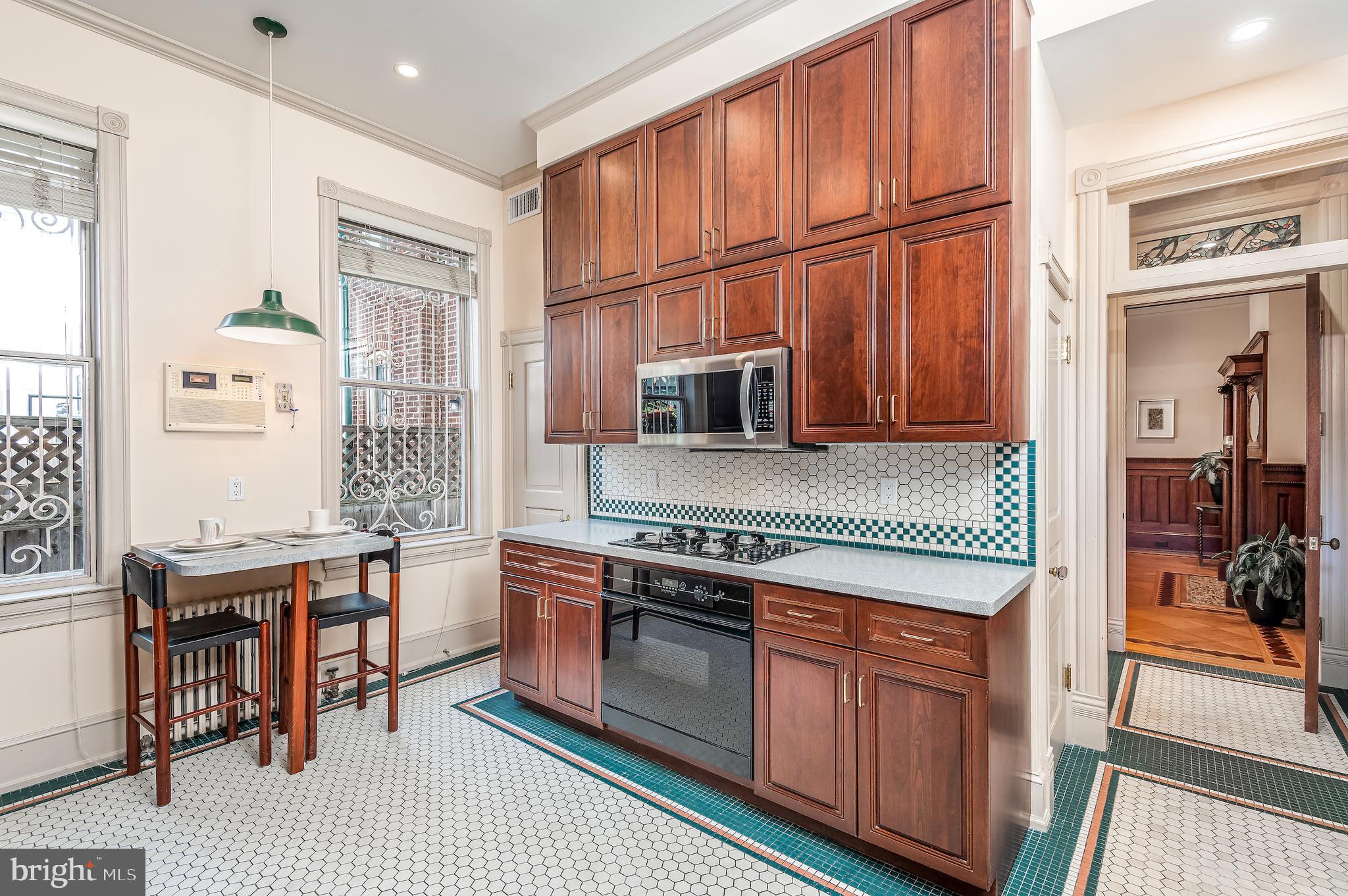 CAPITOL HILL - Residential