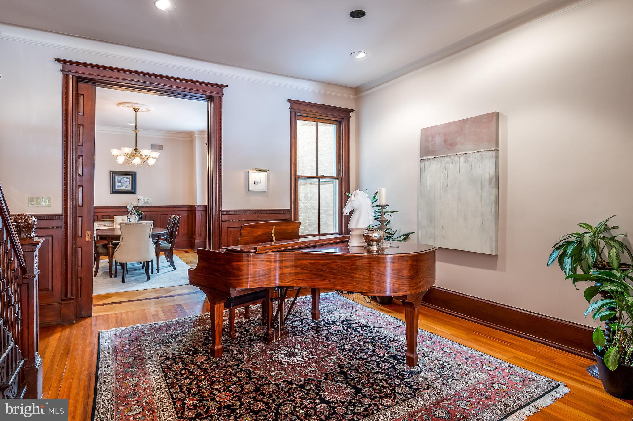 CAPITOL HILL - Residential