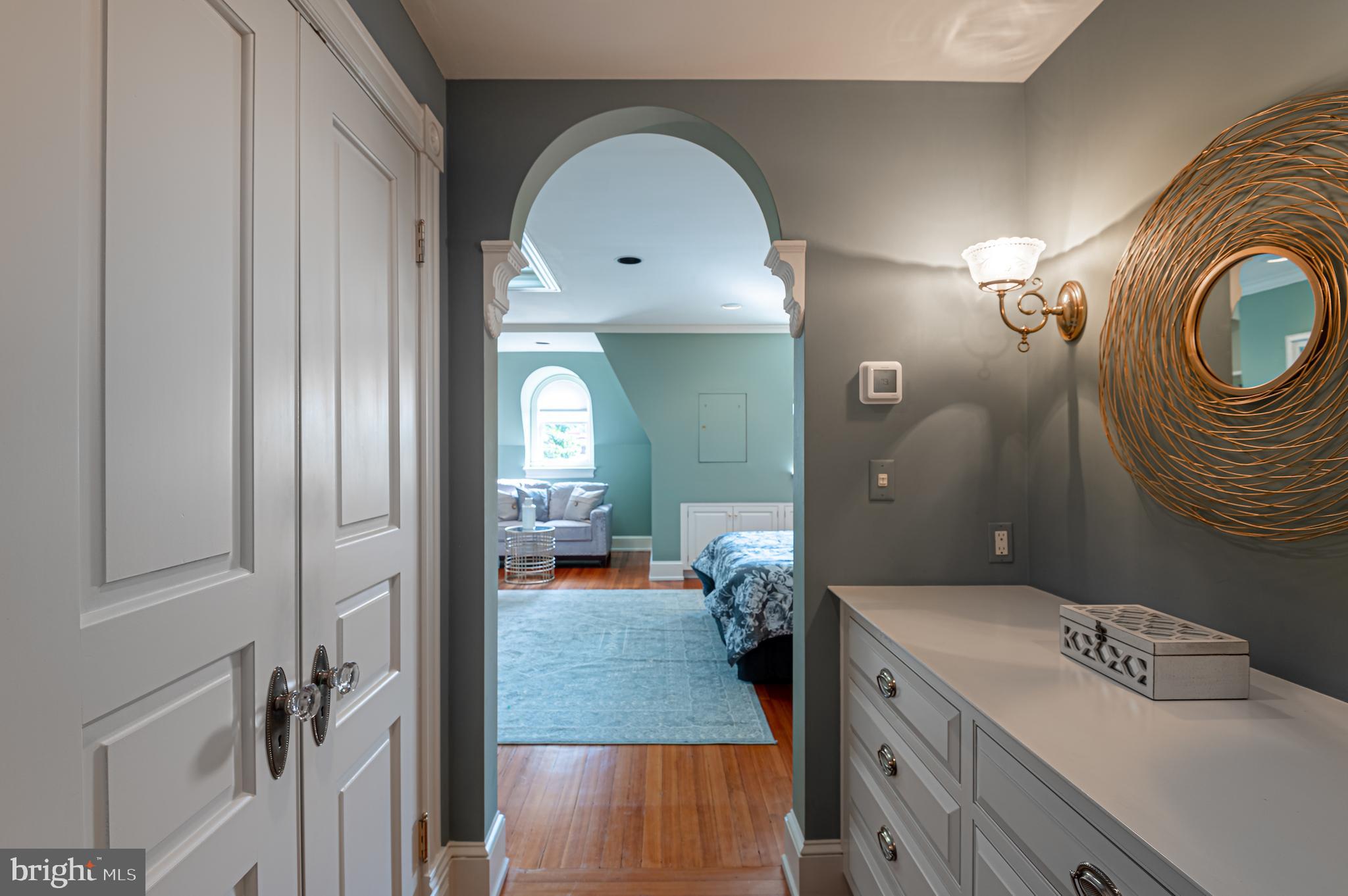 CAPITOL HILL - Residential