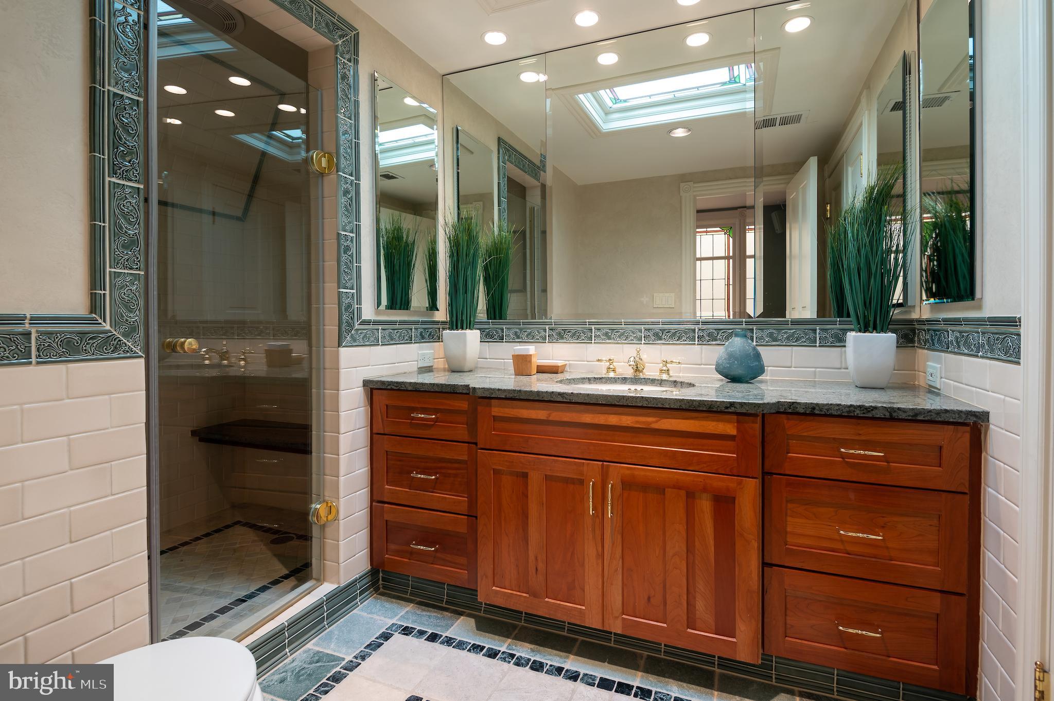 CAPITOL HILL - Residential