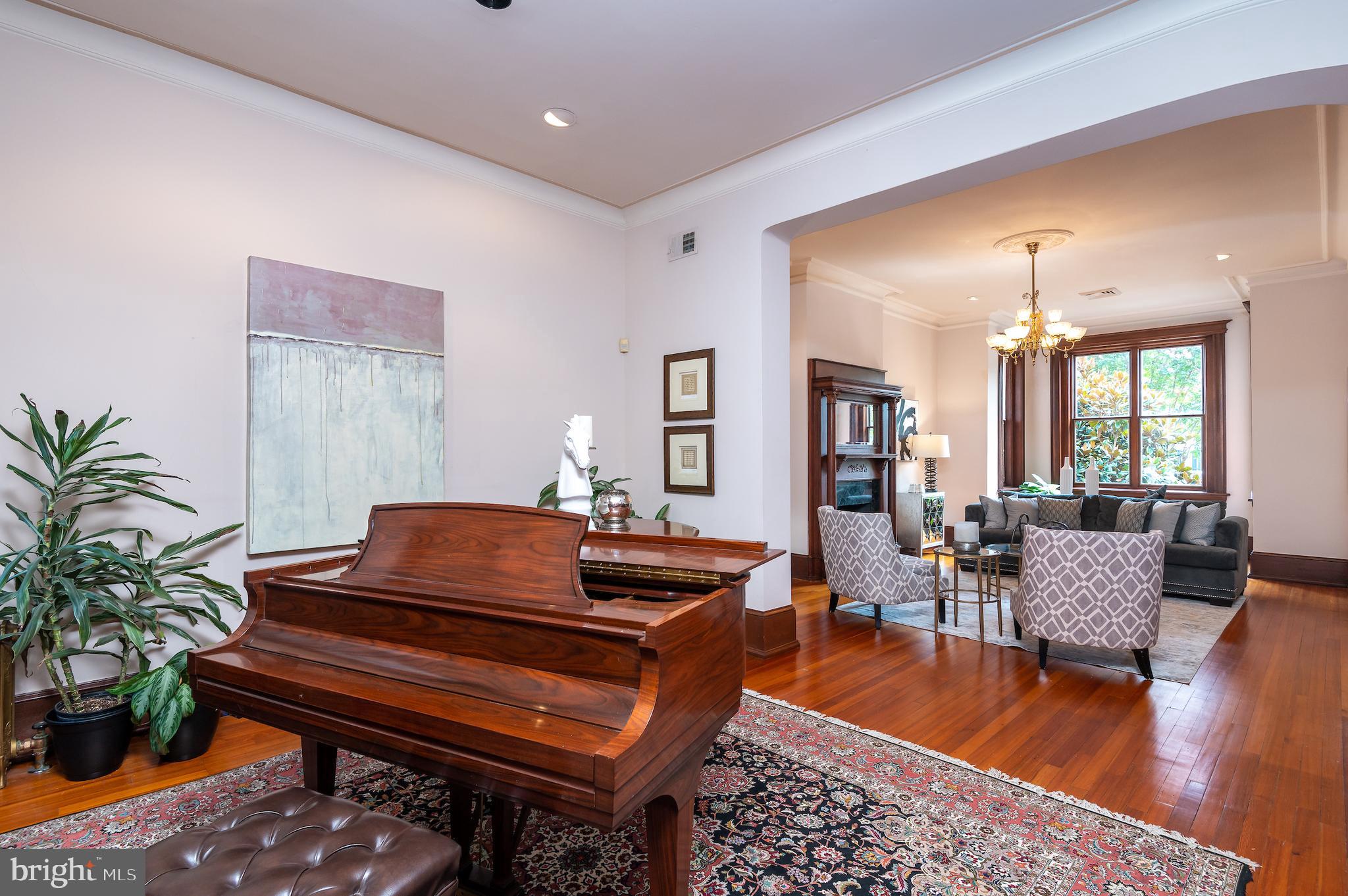 CAPITOL HILL - Residential