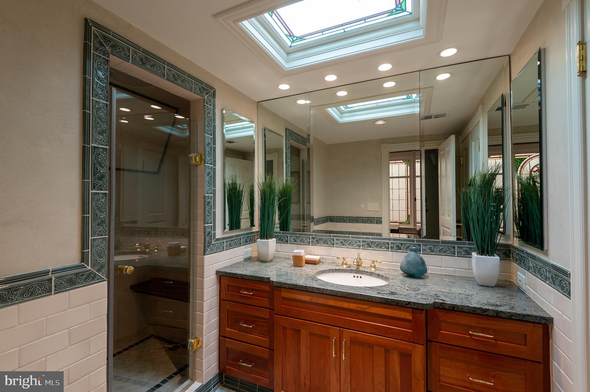 CAPITOL HILL - Residential