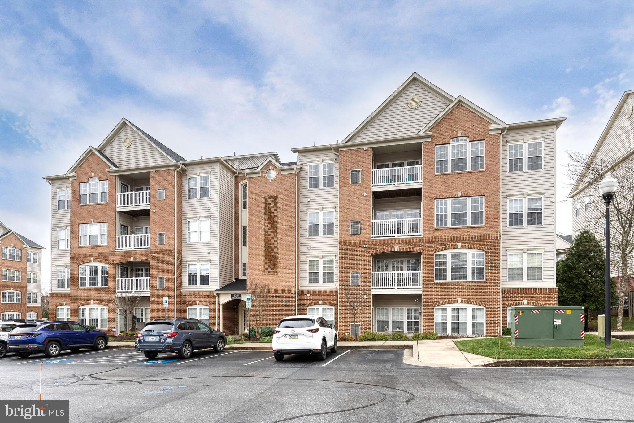 HEARTHSTONE AT VILLAGE CREST CONDOMINIUMS - Residential